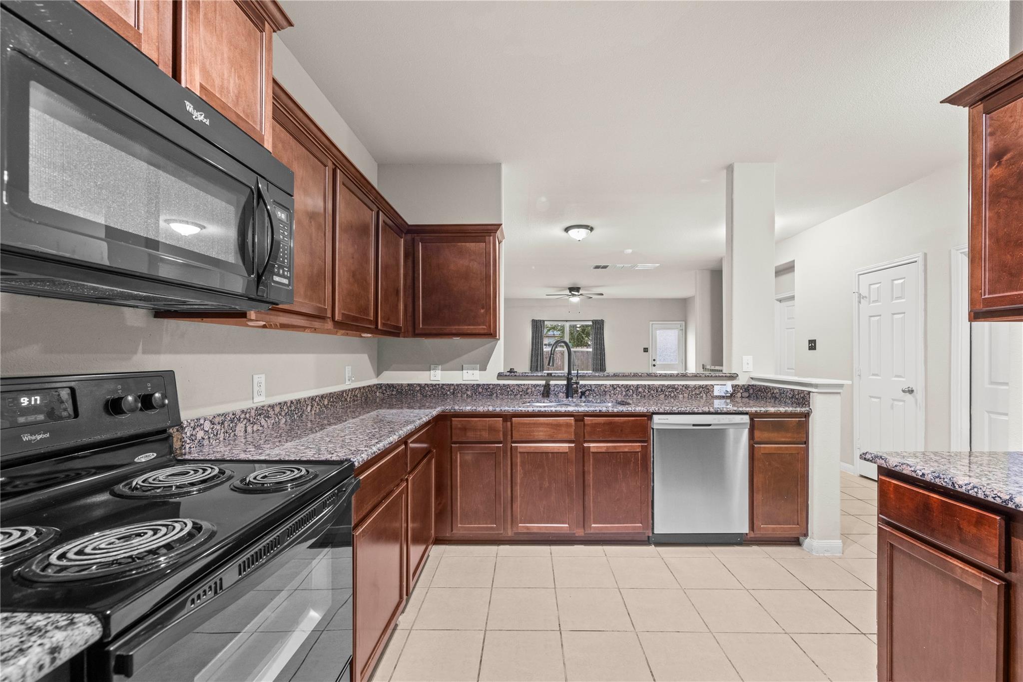 105 J E Brown Ln, Jarrell, TX 76537
