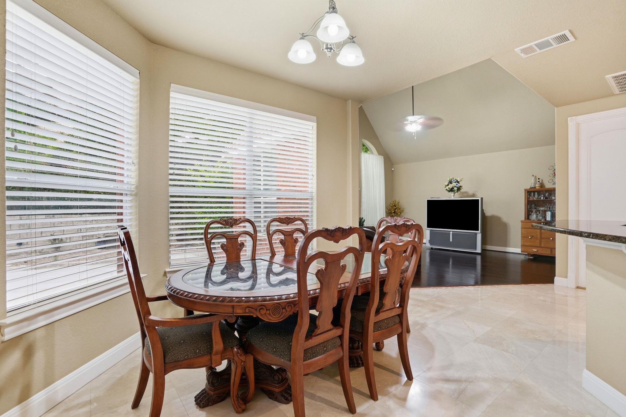 222 Vailco Ln, Austin, TX 78738