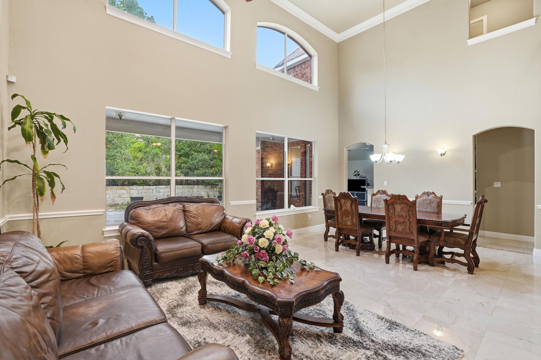 222 Vailco Ln, Austin, TX 78738
