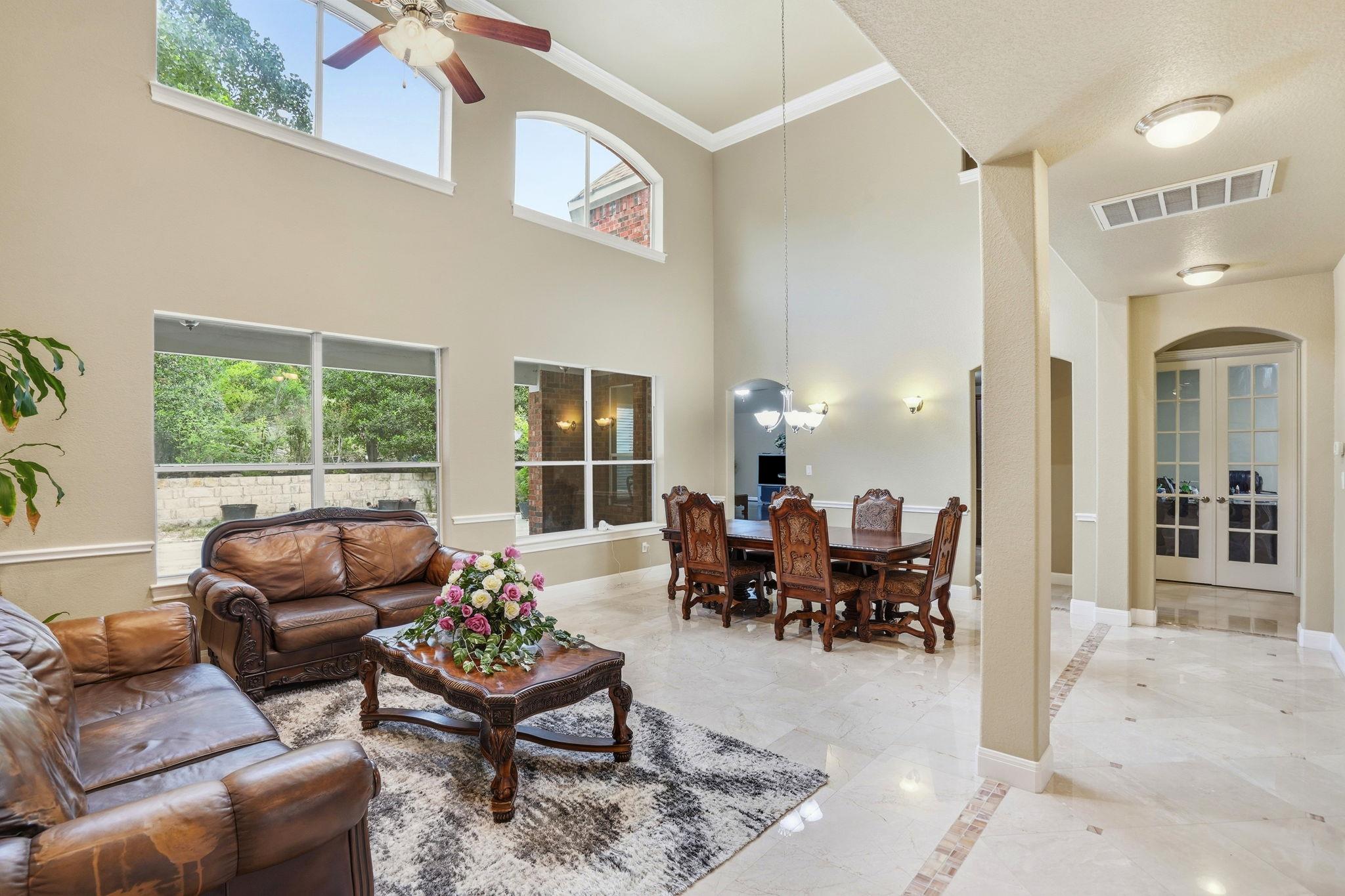 222 Vailco Ln, Austin, TX 78738