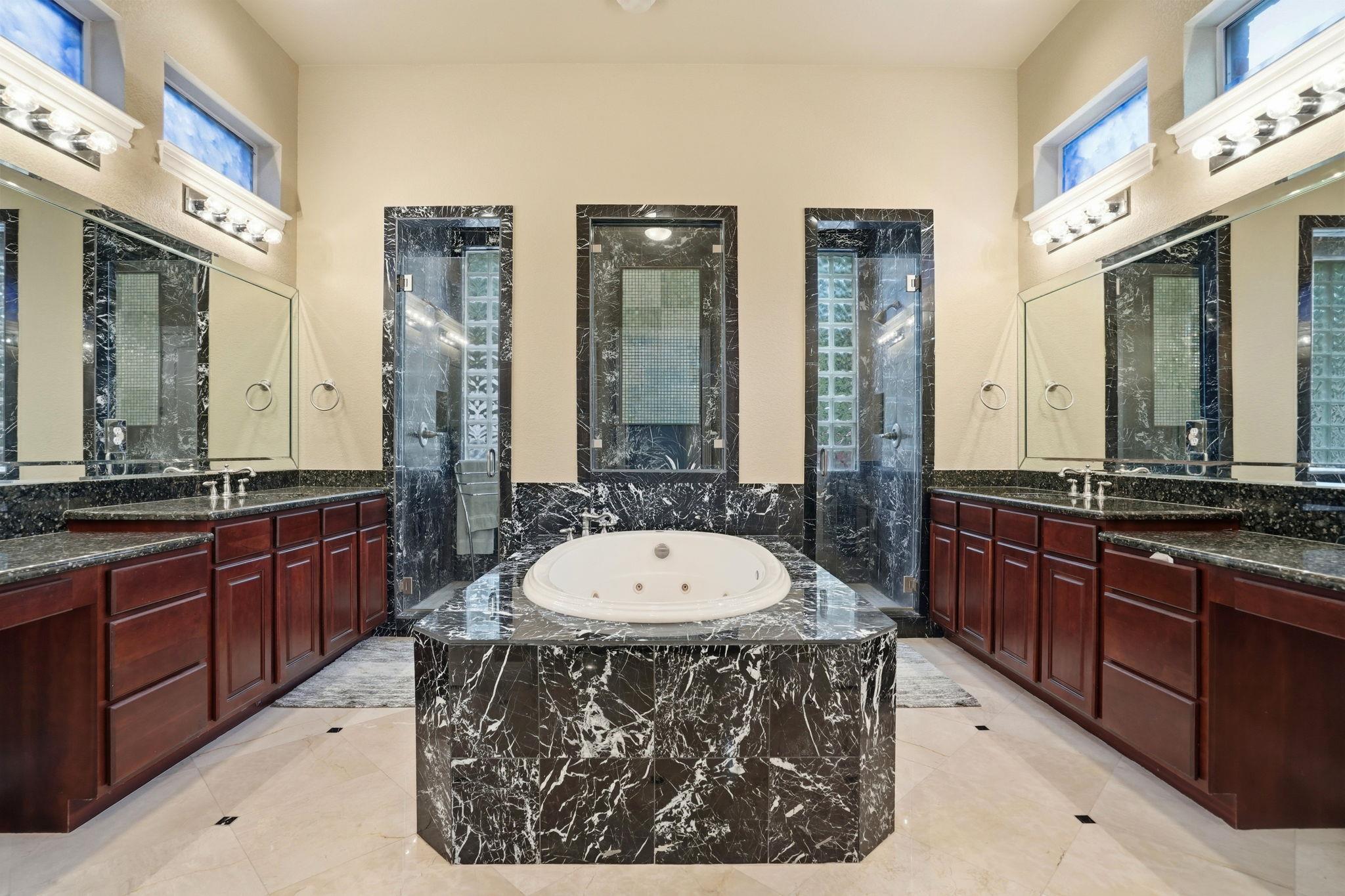 222 Vailco Ln, Austin, TX 78738