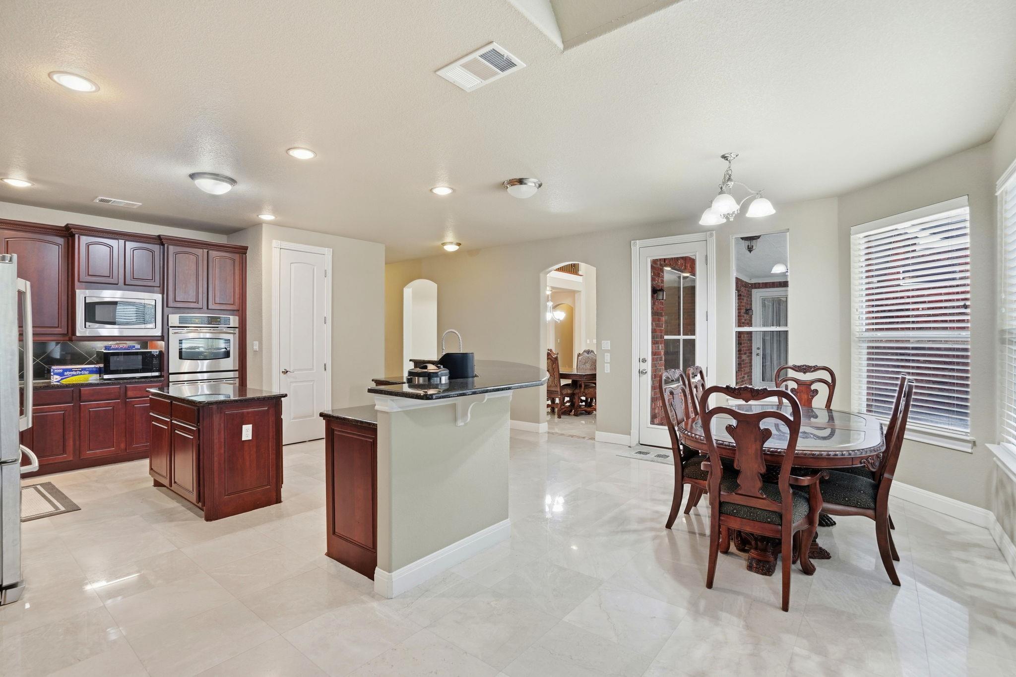 222 Vailco Ln, Austin, TX 78738
