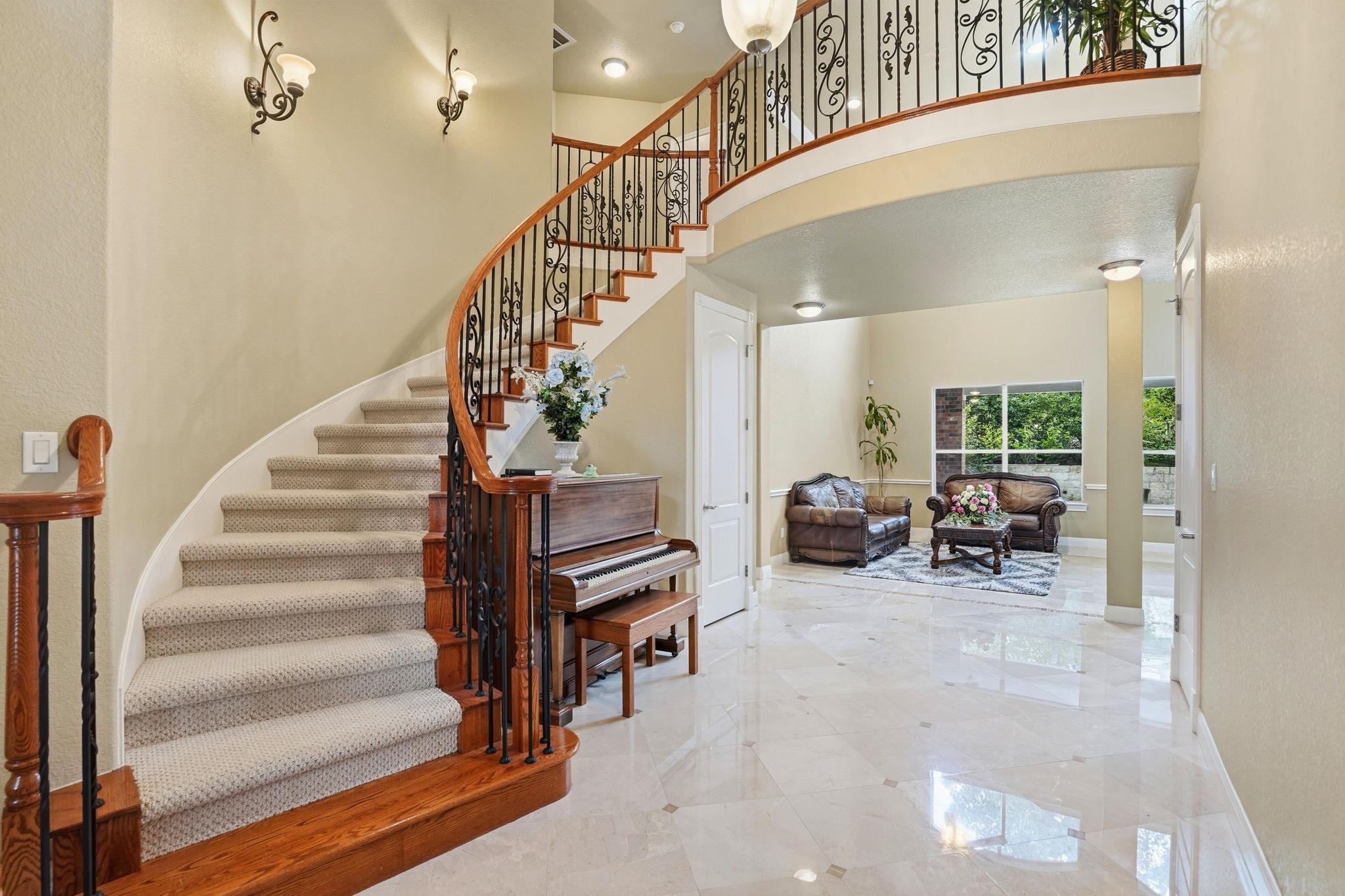 222 Vailco Ln, Austin, TX 78738