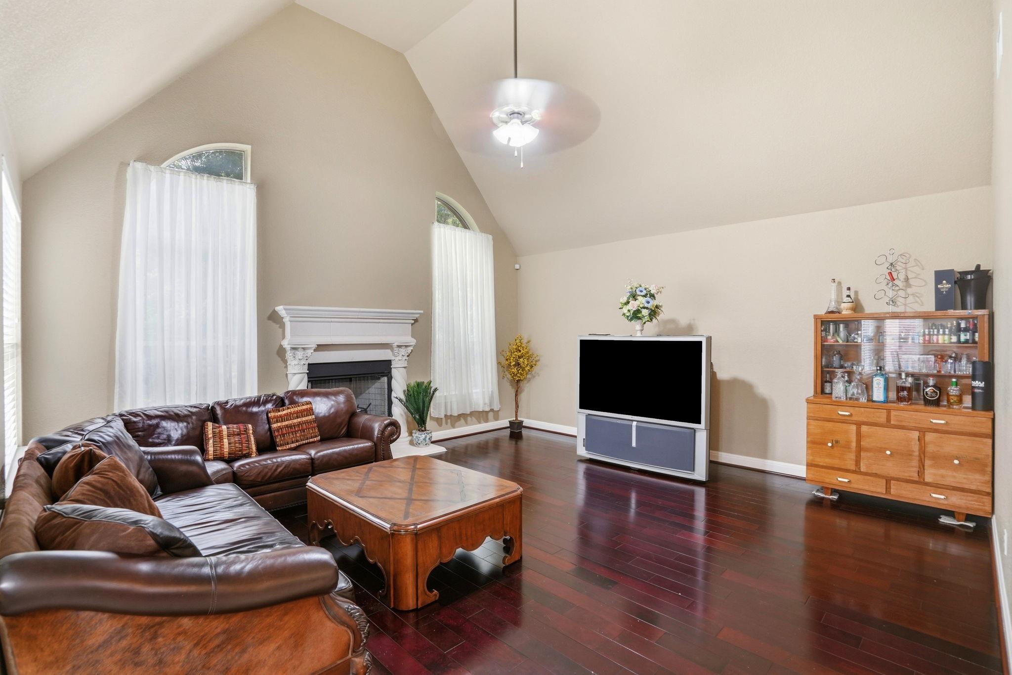 222 Vailco Ln, Austin, TX 78738