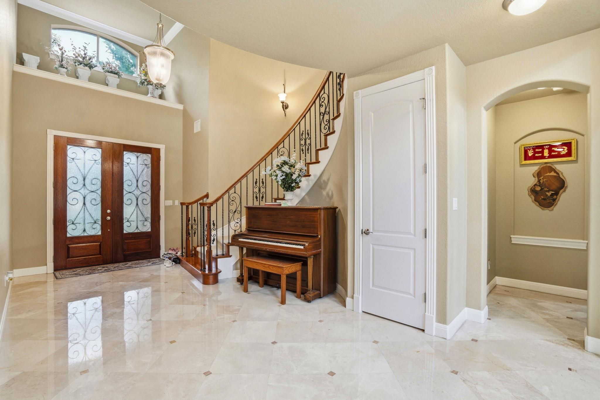 222 Vailco Ln, Austin, TX 78738