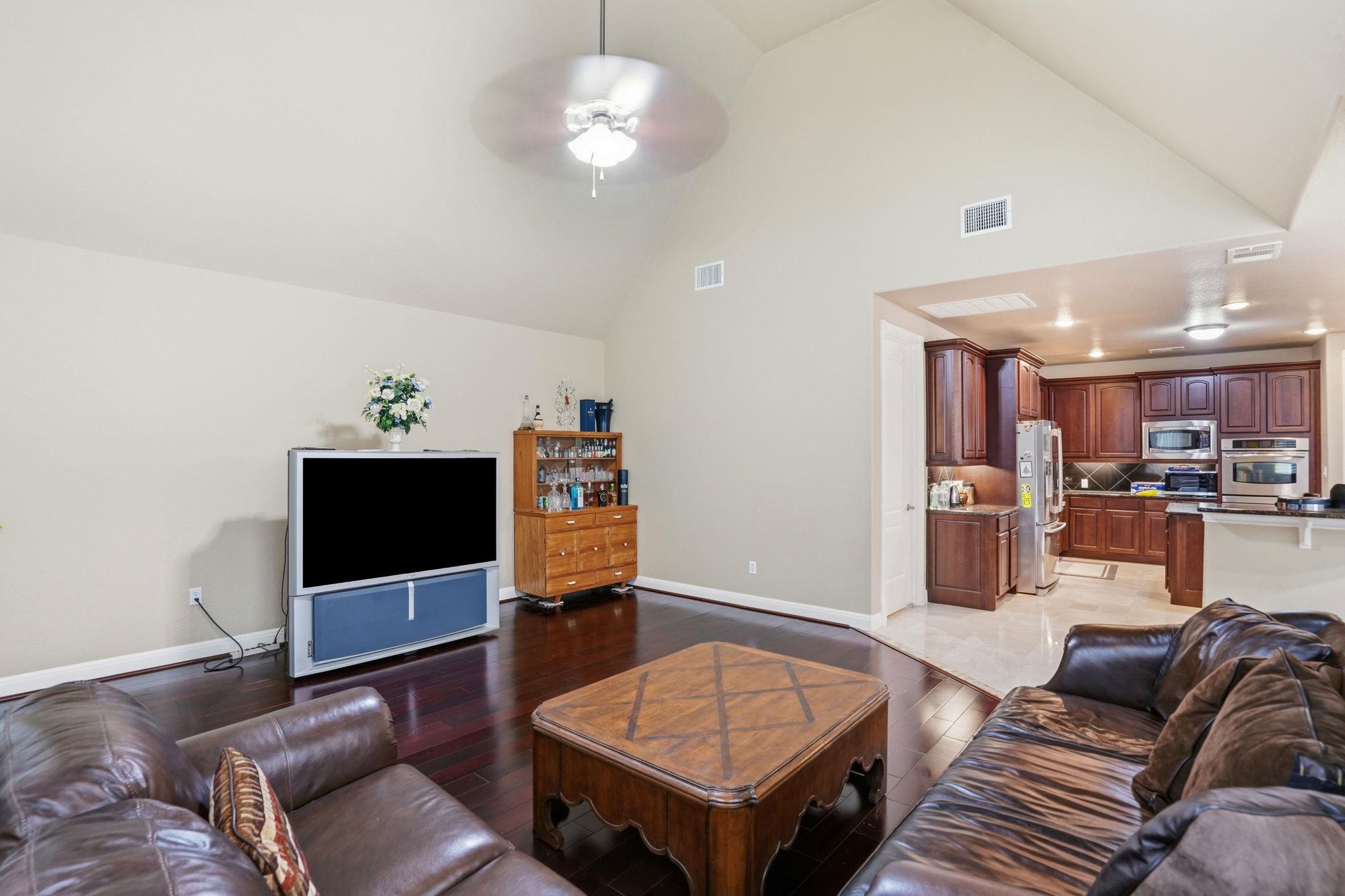 222 Vailco Ln, Austin, TX 78738