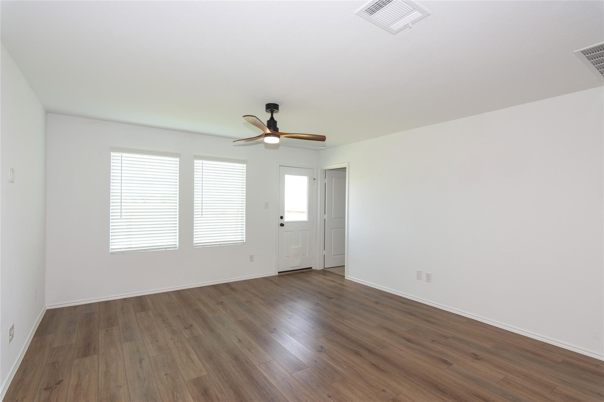 548 Rancho Del Cielo Loop, Jarrell, TX 76537
