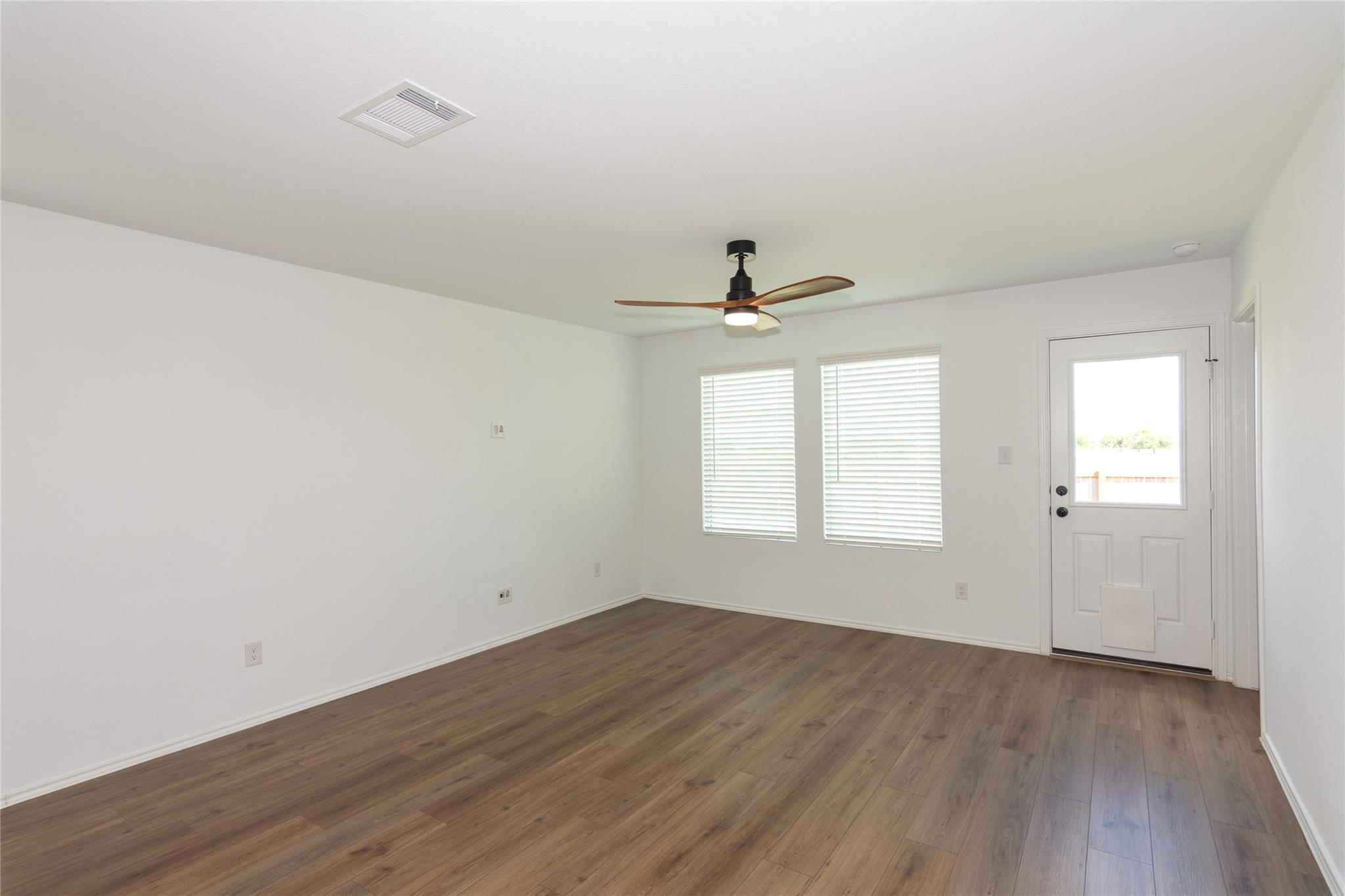 548 Rancho Del Cielo Loop, Jarrell, TX 76537