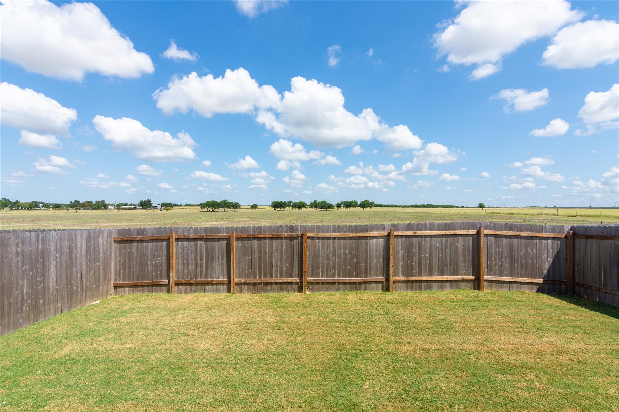 548 Rancho Del Cielo Loop, Jarrell, TX 76537