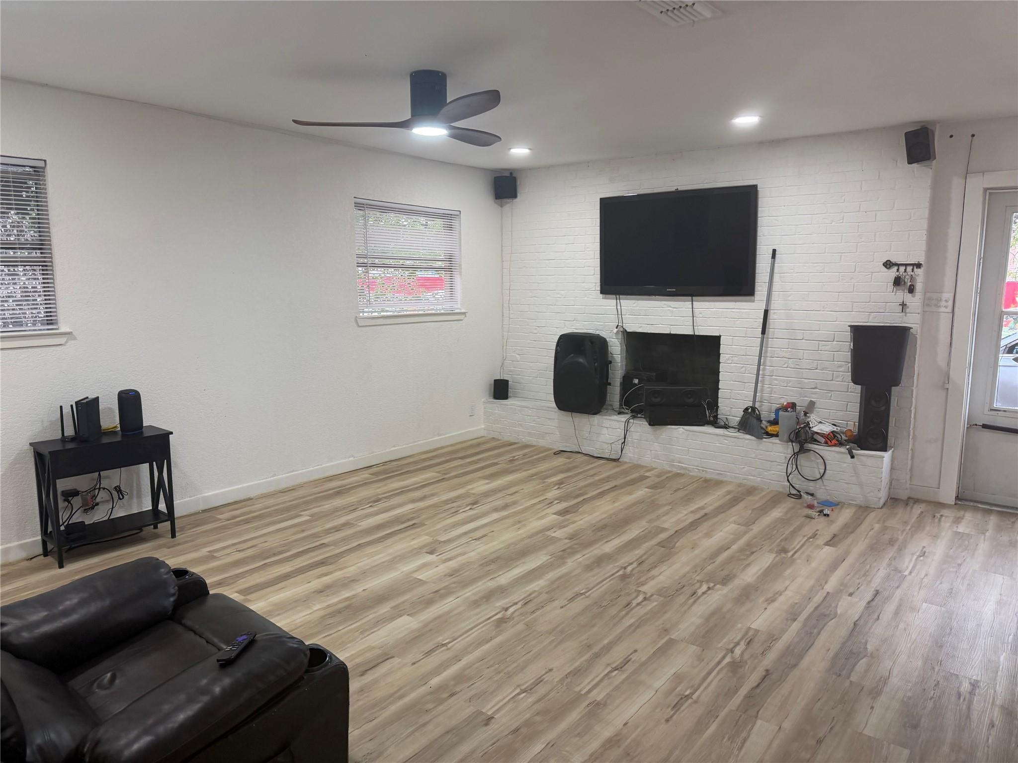 5600 Ponciana Dr, Austin, TX 78744