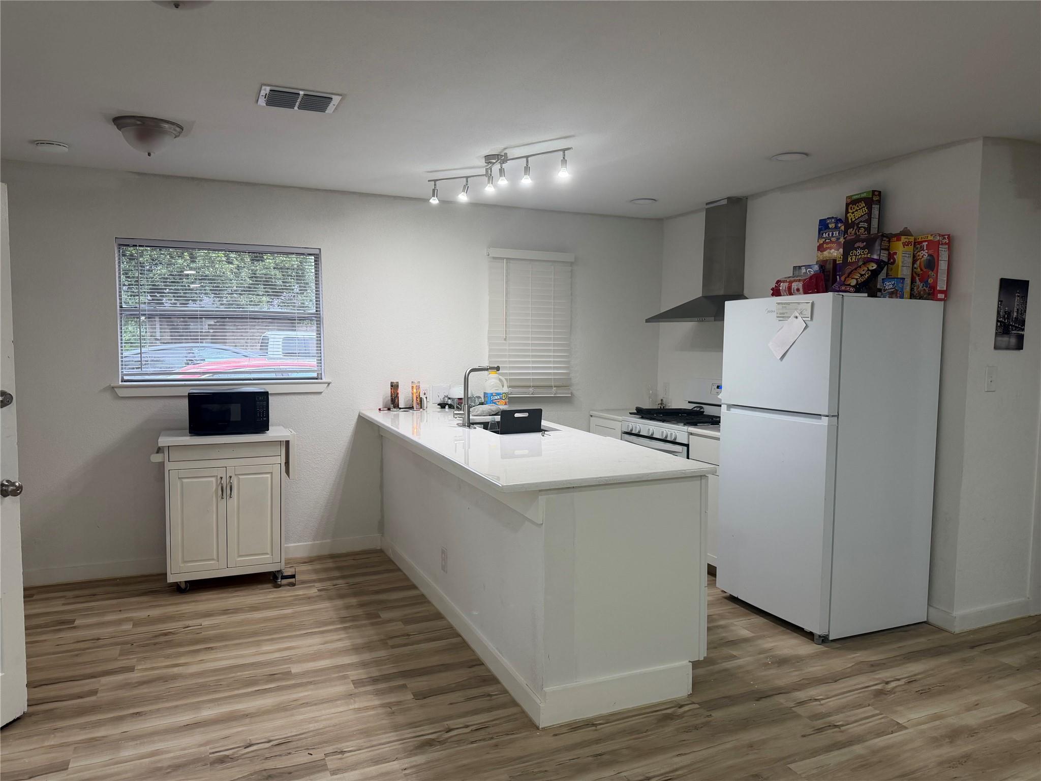 5600 Ponciana Dr, Austin, TX 78744