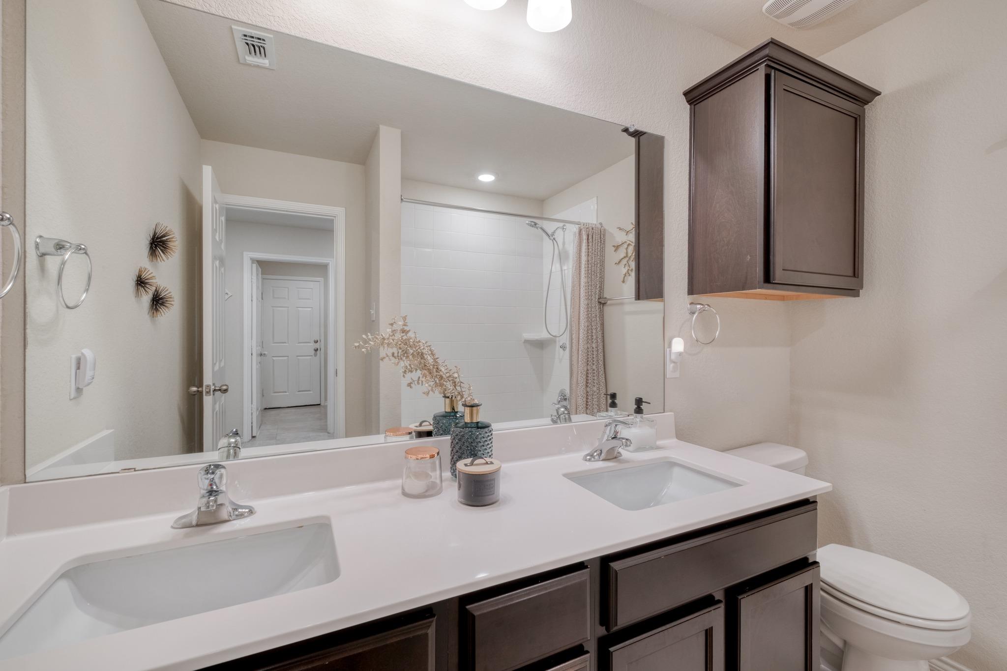204 Taggart Trl, Jarrell, TX 76537