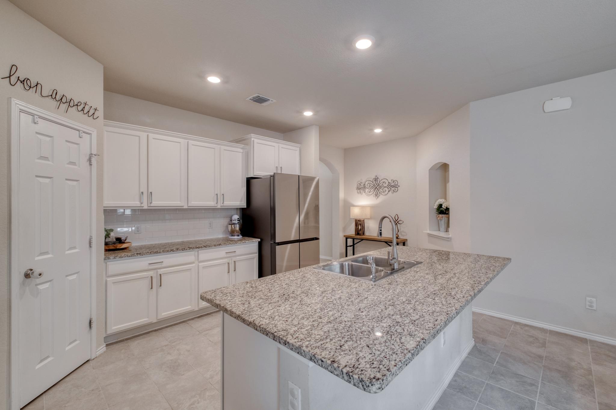 204 Taggart Trl, Jarrell, TX 76537