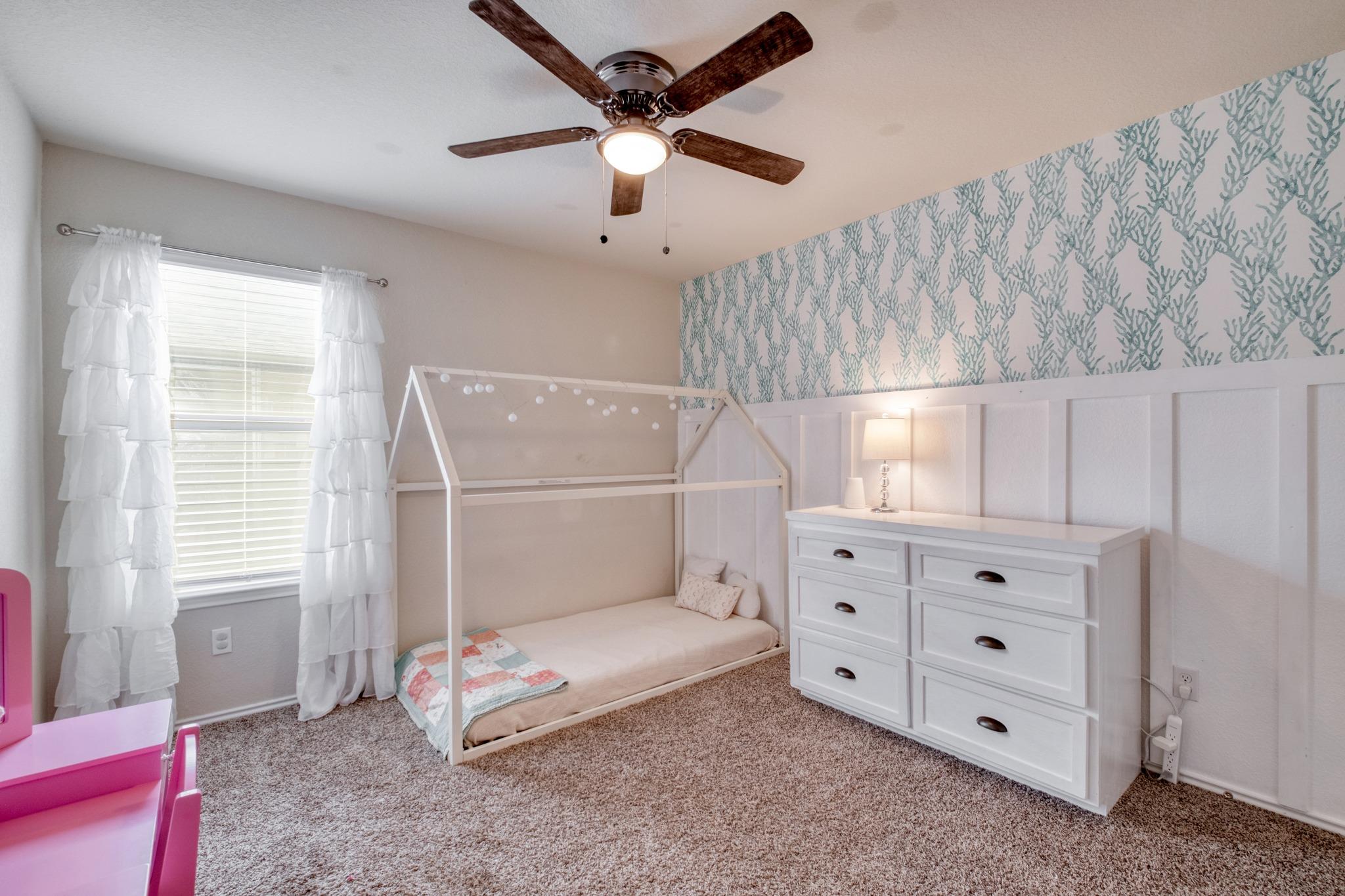 204 Taggart Trl, Jarrell, TX 76537