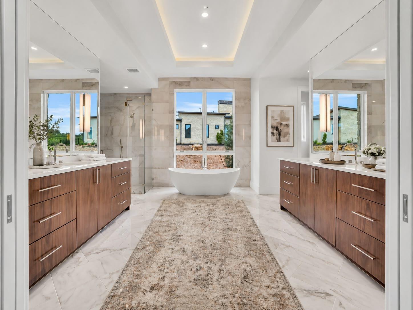 1043 Overlook Pkwy, Horseshoe Bay, TX 78657