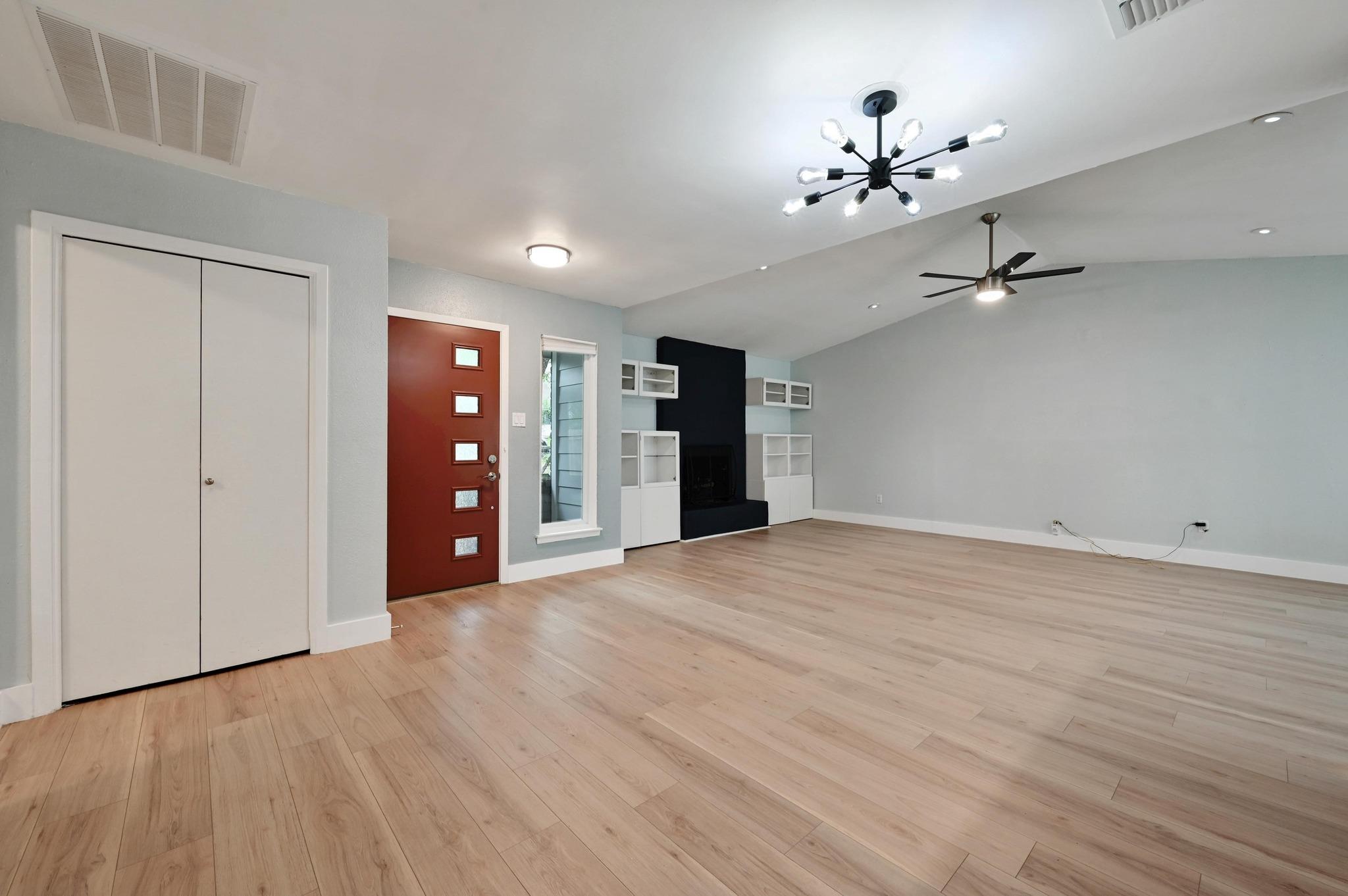 6606 Woodhue Dr, Austin, TX 78745