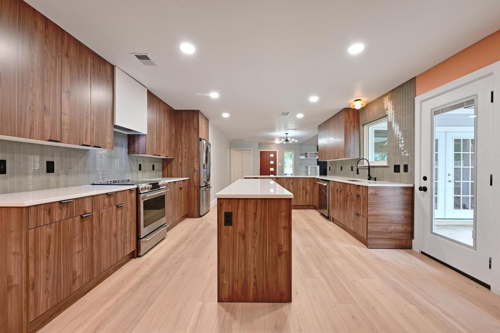 6606 Woodhue Dr, Austin, TX 78745