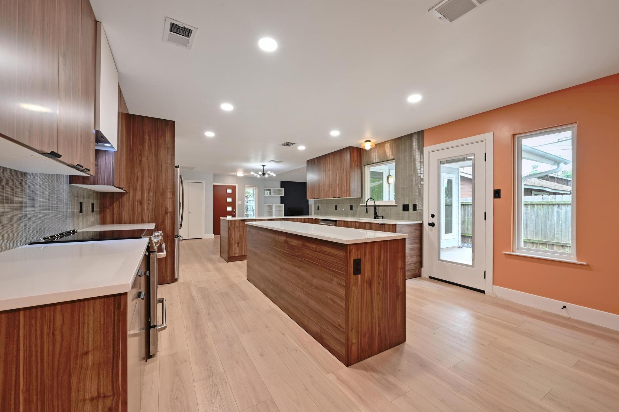 6606 Woodhue Dr, Austin, TX 78745