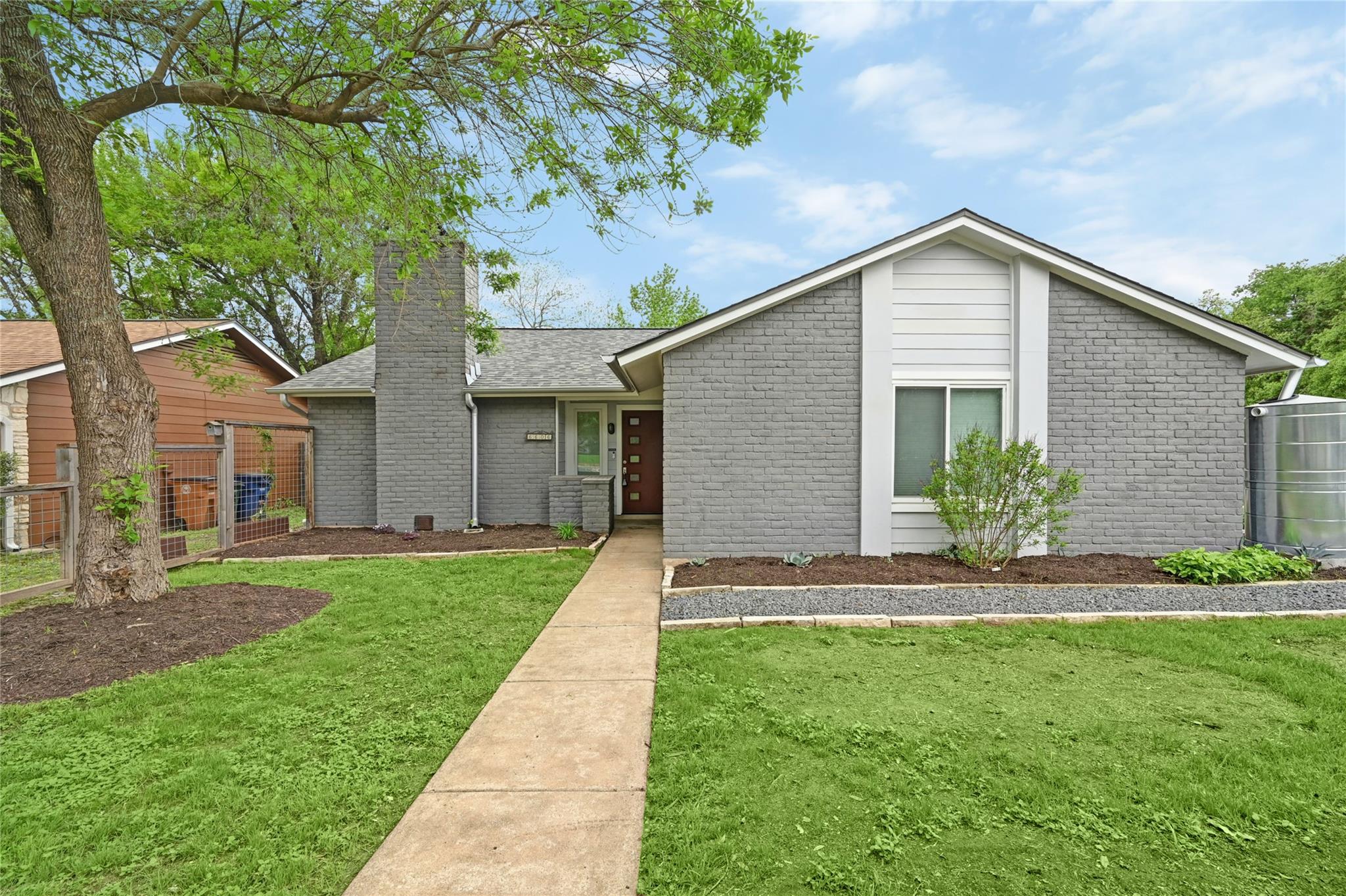 6606 Woodhue Dr, Austin, TX 78745