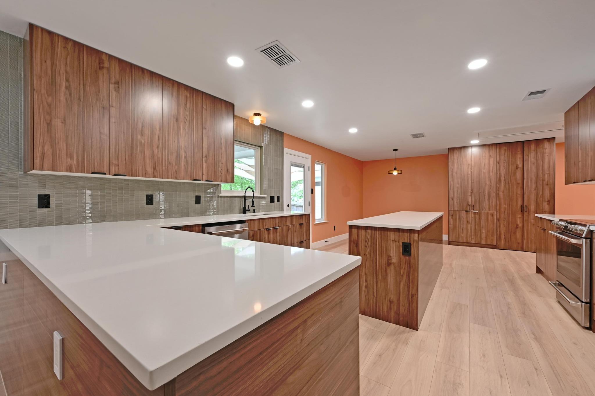 6606 Woodhue Dr, Austin, TX 78745