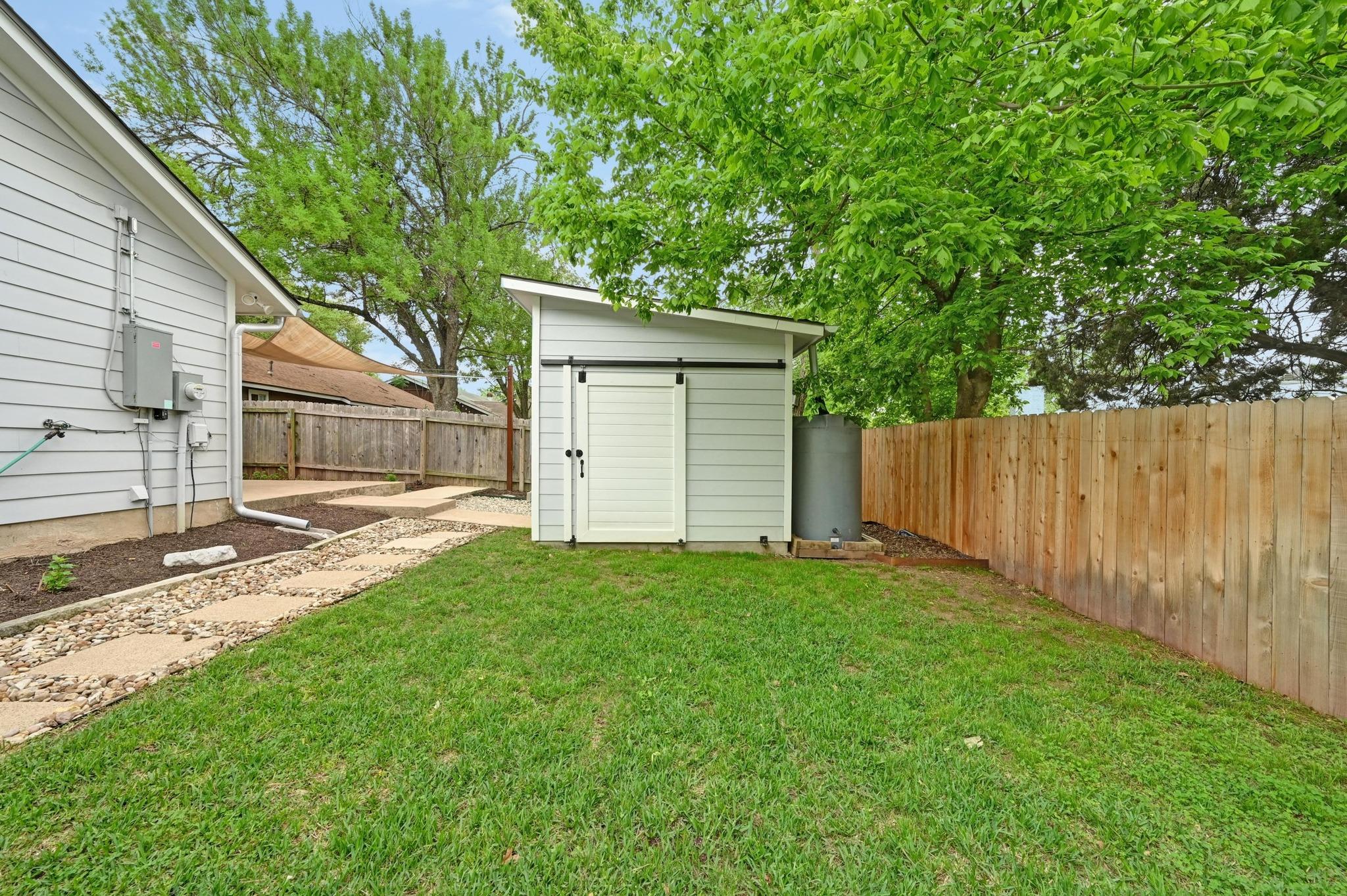 6606 Woodhue Dr, Austin, TX 78745