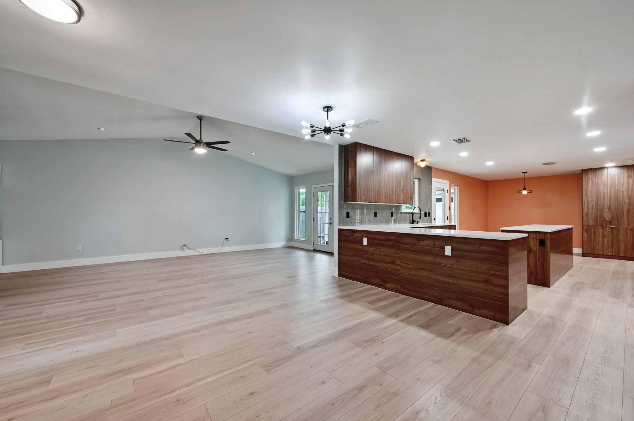 6606 Woodhue Dr, Austin, TX 78745