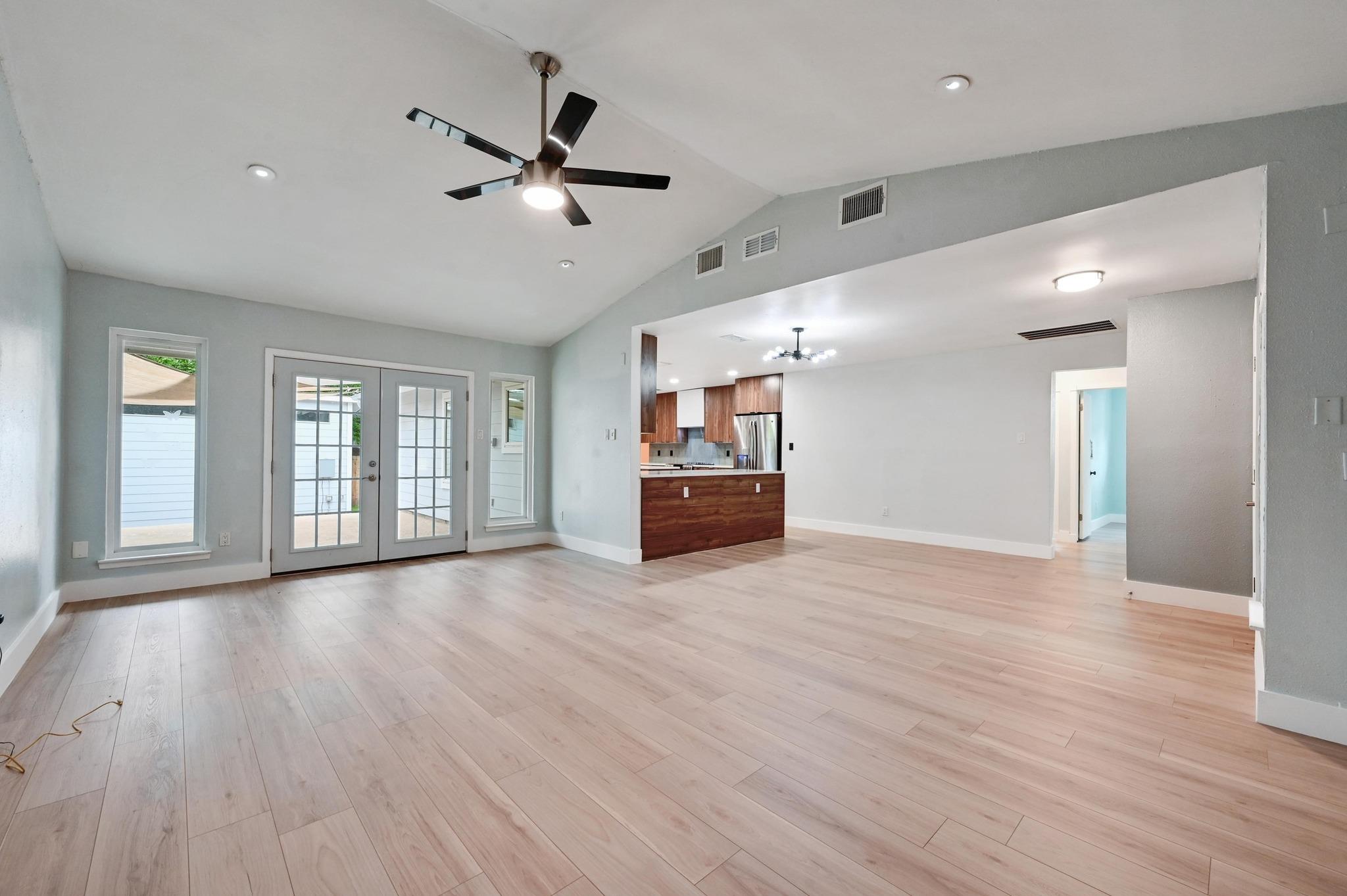 6606 Woodhue Dr, Austin, TX 78745