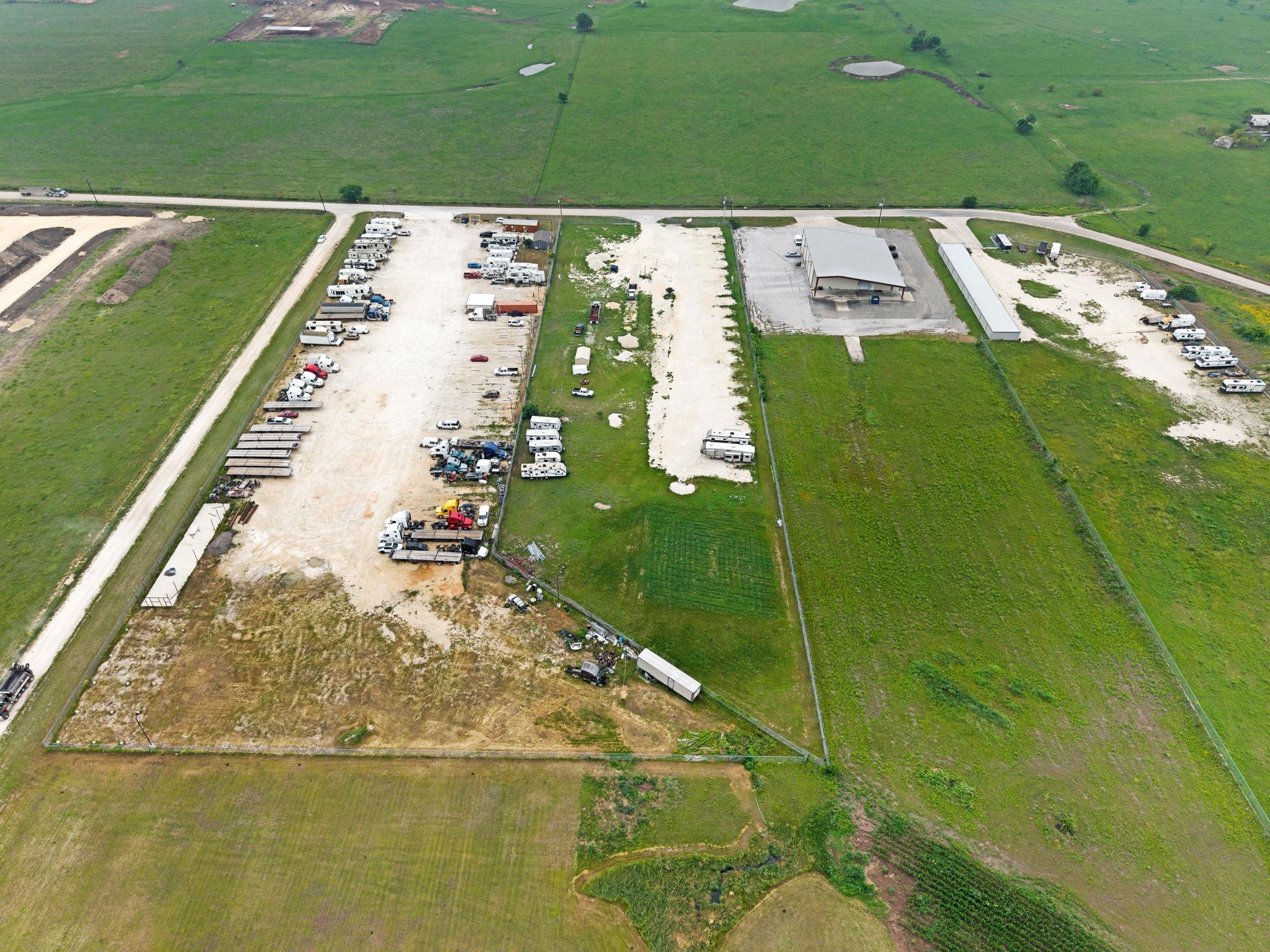 2733 County Road 374 Rd, Taylor, TX 76574
