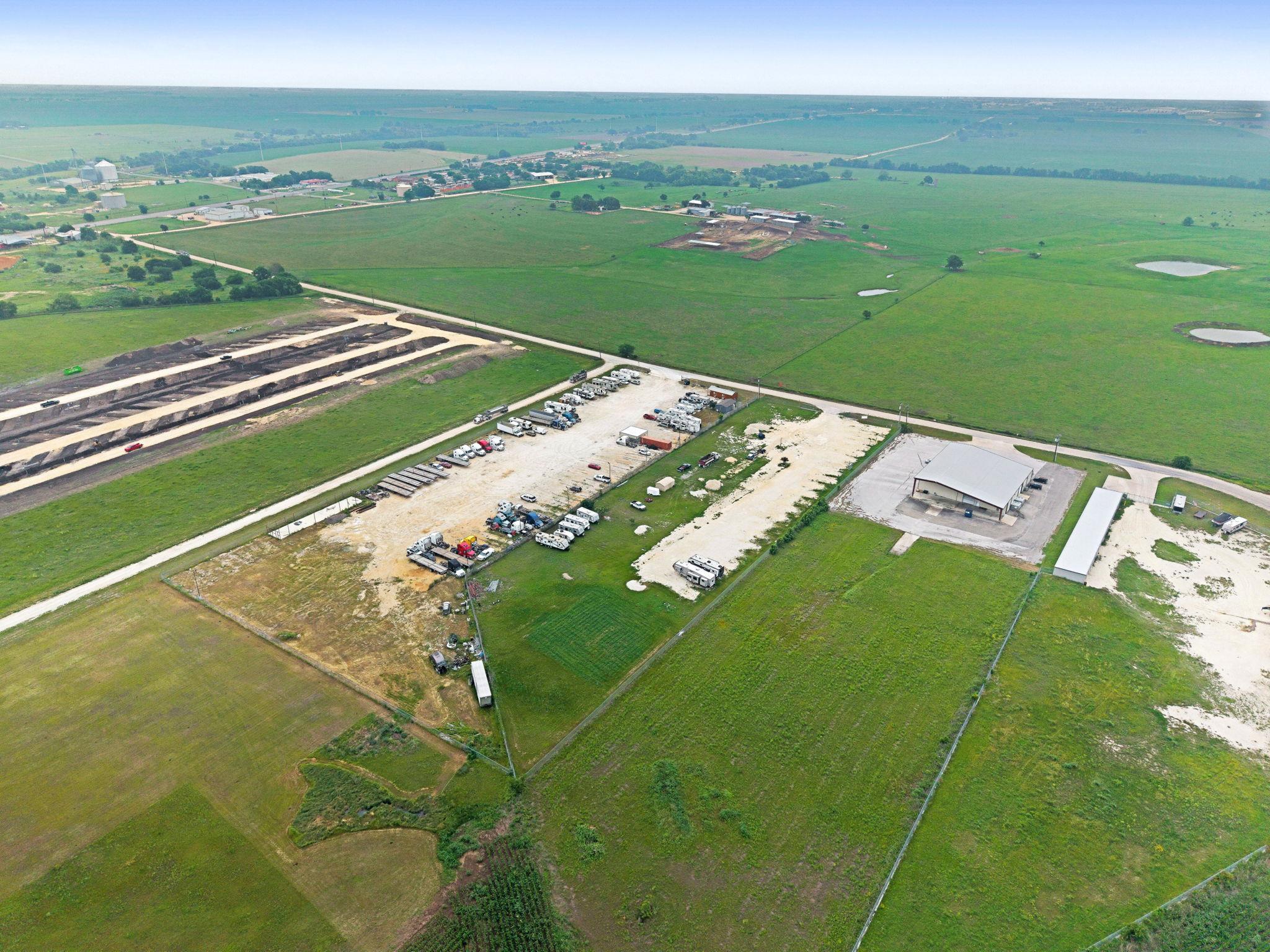 2733 County Road 374 Rd, Taylor, TX 76574