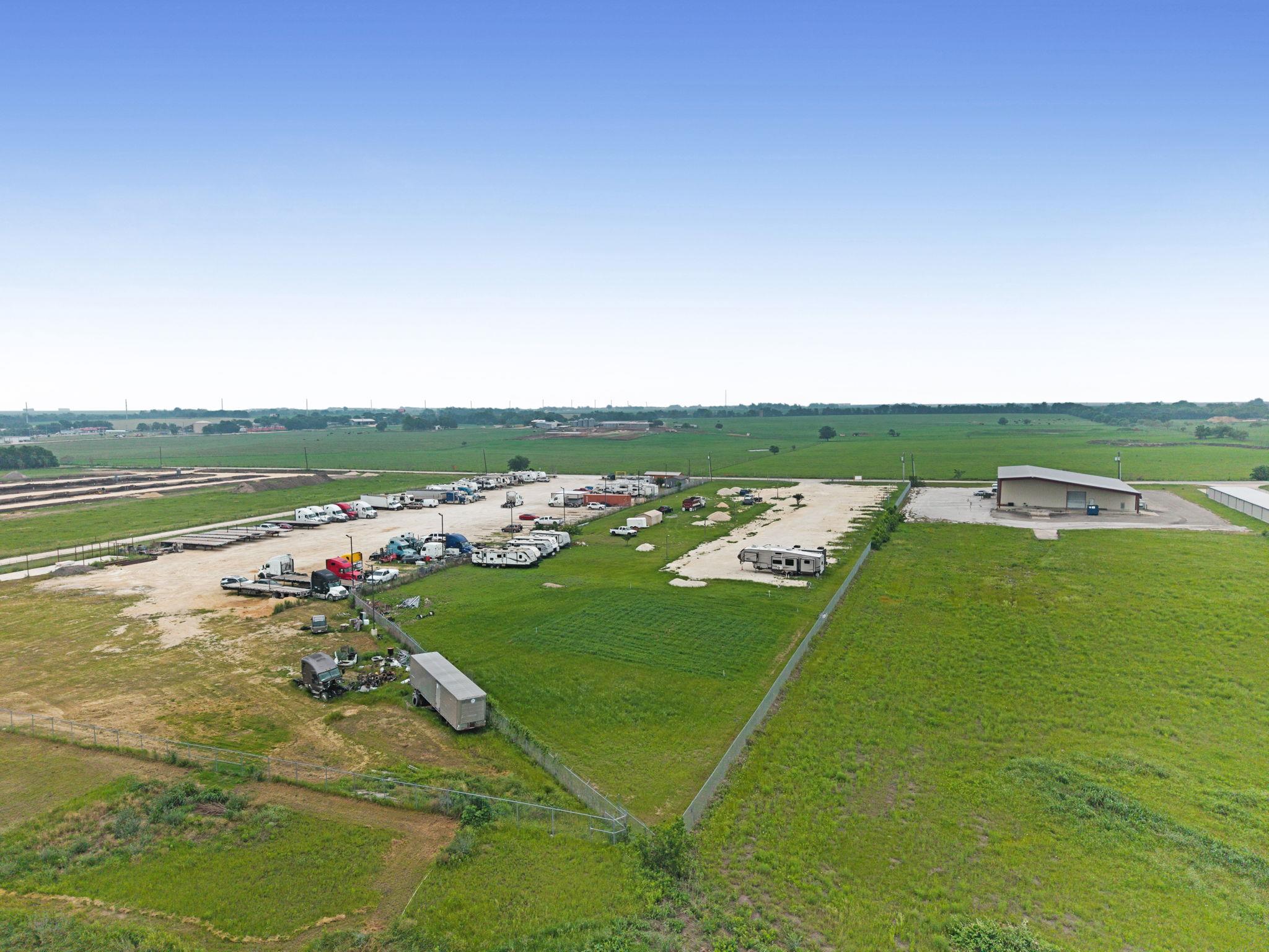2733 County Road 374 Rd, Taylor, TX 76574