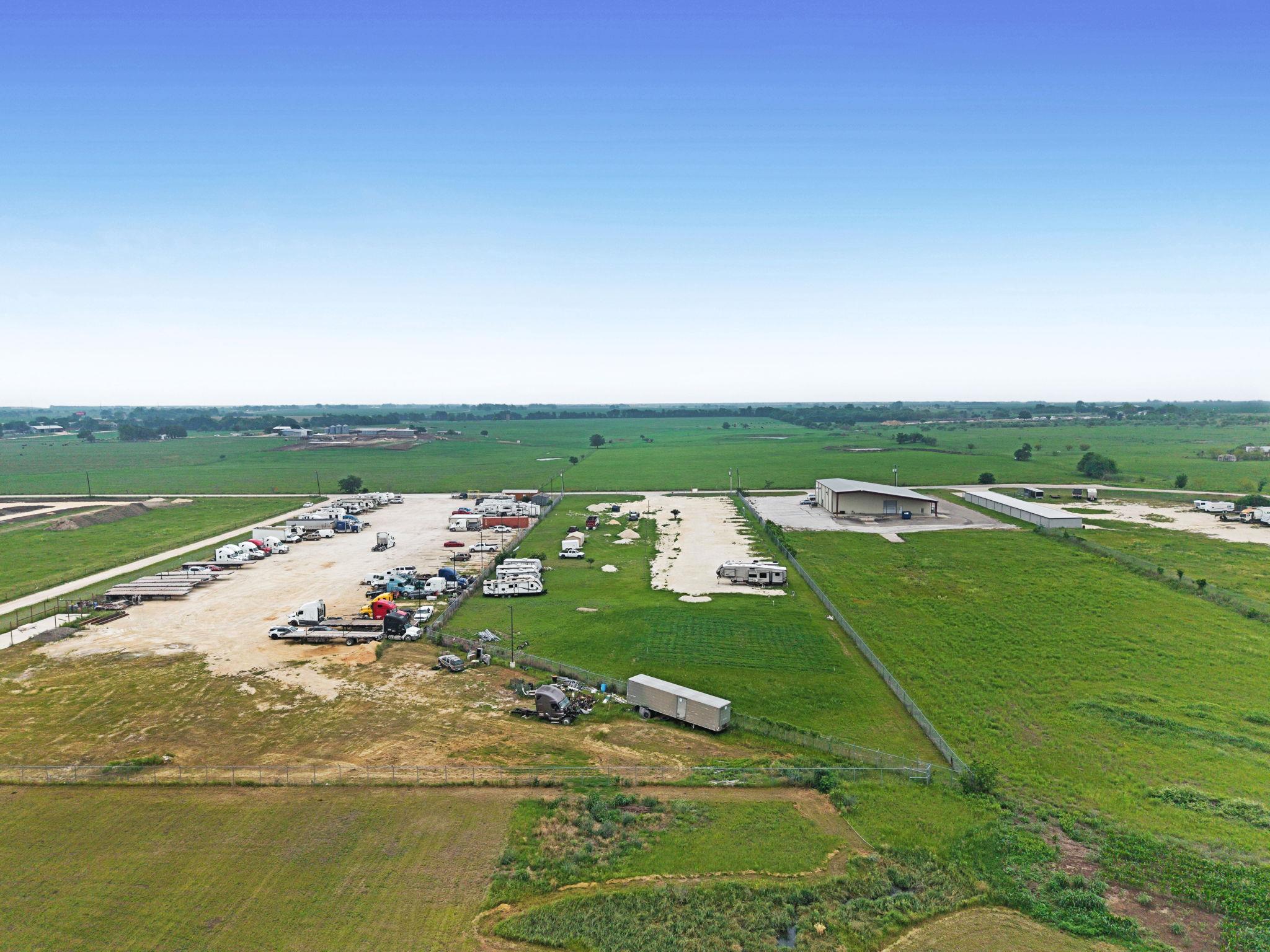 2733 County Road 374 Rd, Taylor, TX 76574