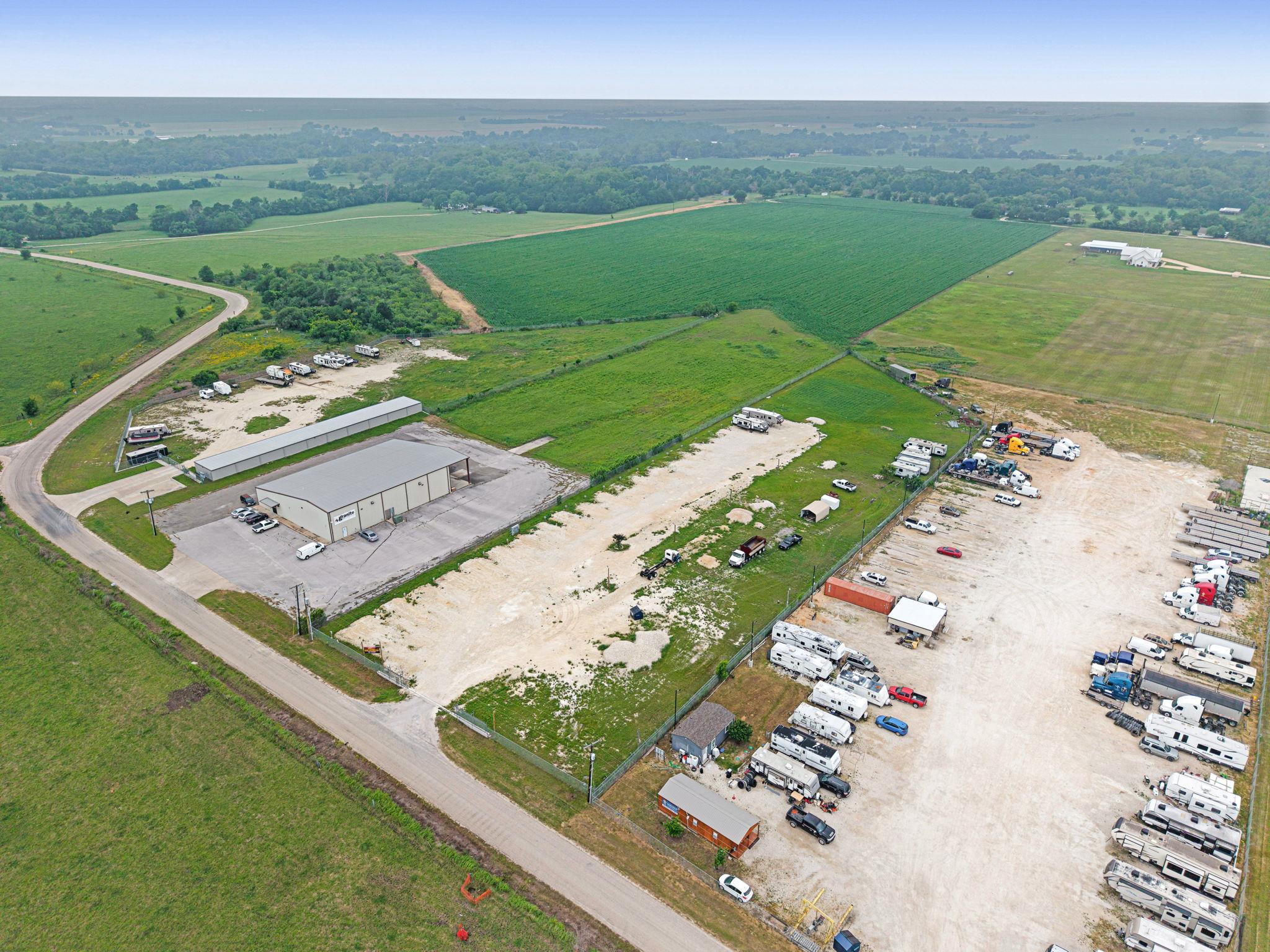 2733 County Road 374 Rd, Taylor, TX 76574