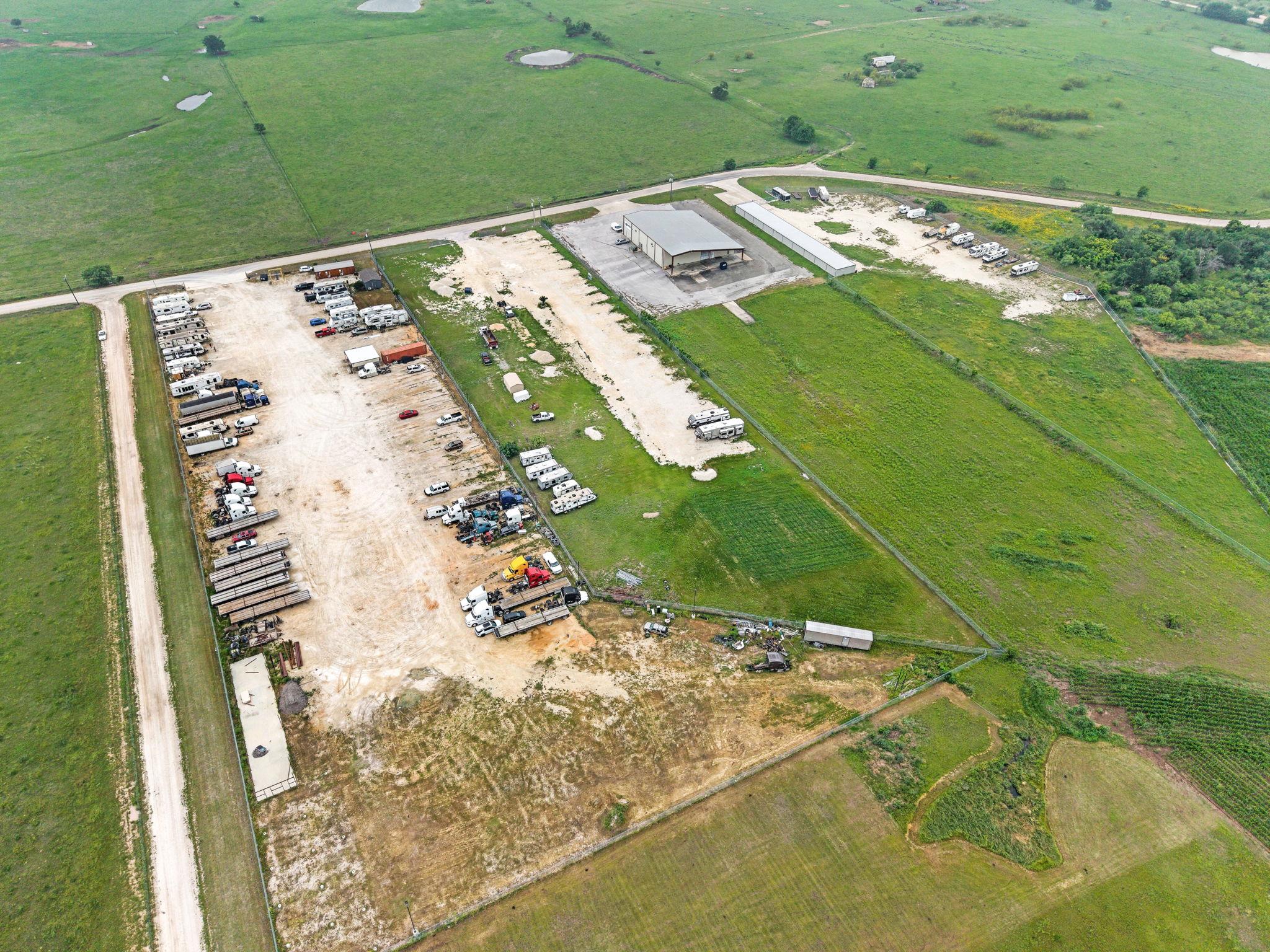 2733 County Road 374 Rd, Taylor, TX 76574