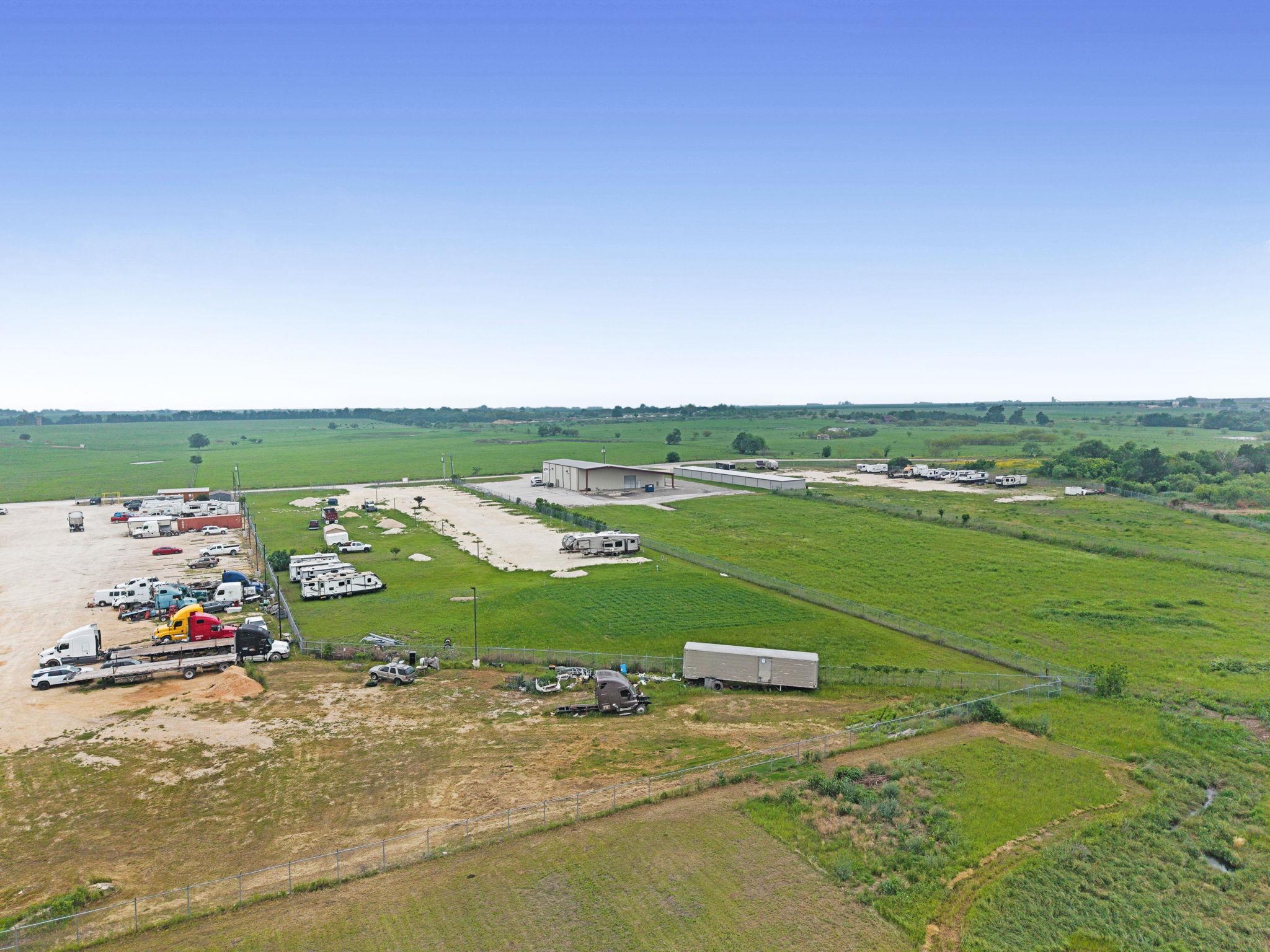 2733 County Road 374 Rd, Taylor, TX 76574