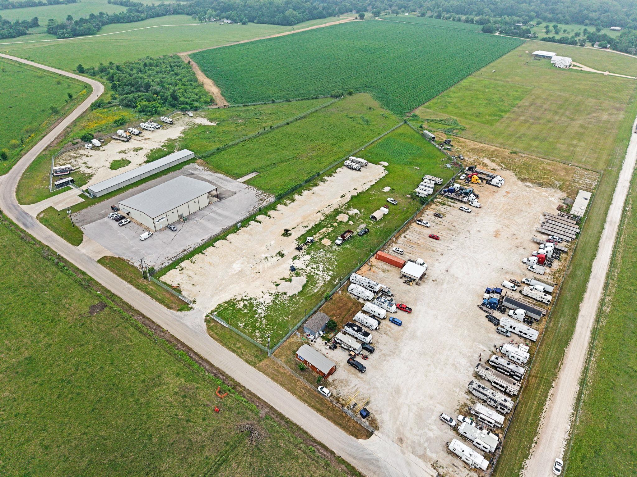 2733 County Road 374 Rd, Taylor, TX 76574