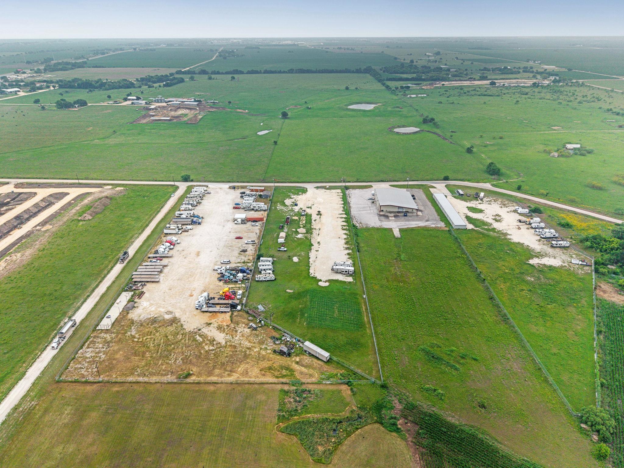 2733 County Road 374 Rd, Taylor, TX 76574