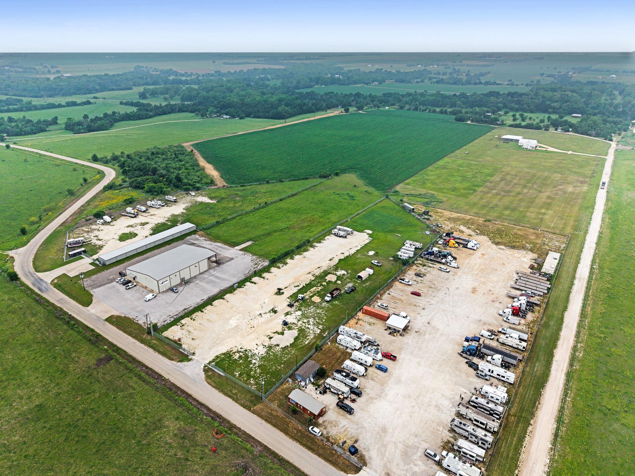 2733 County Road 374 Rd, Taylor, TX 76574