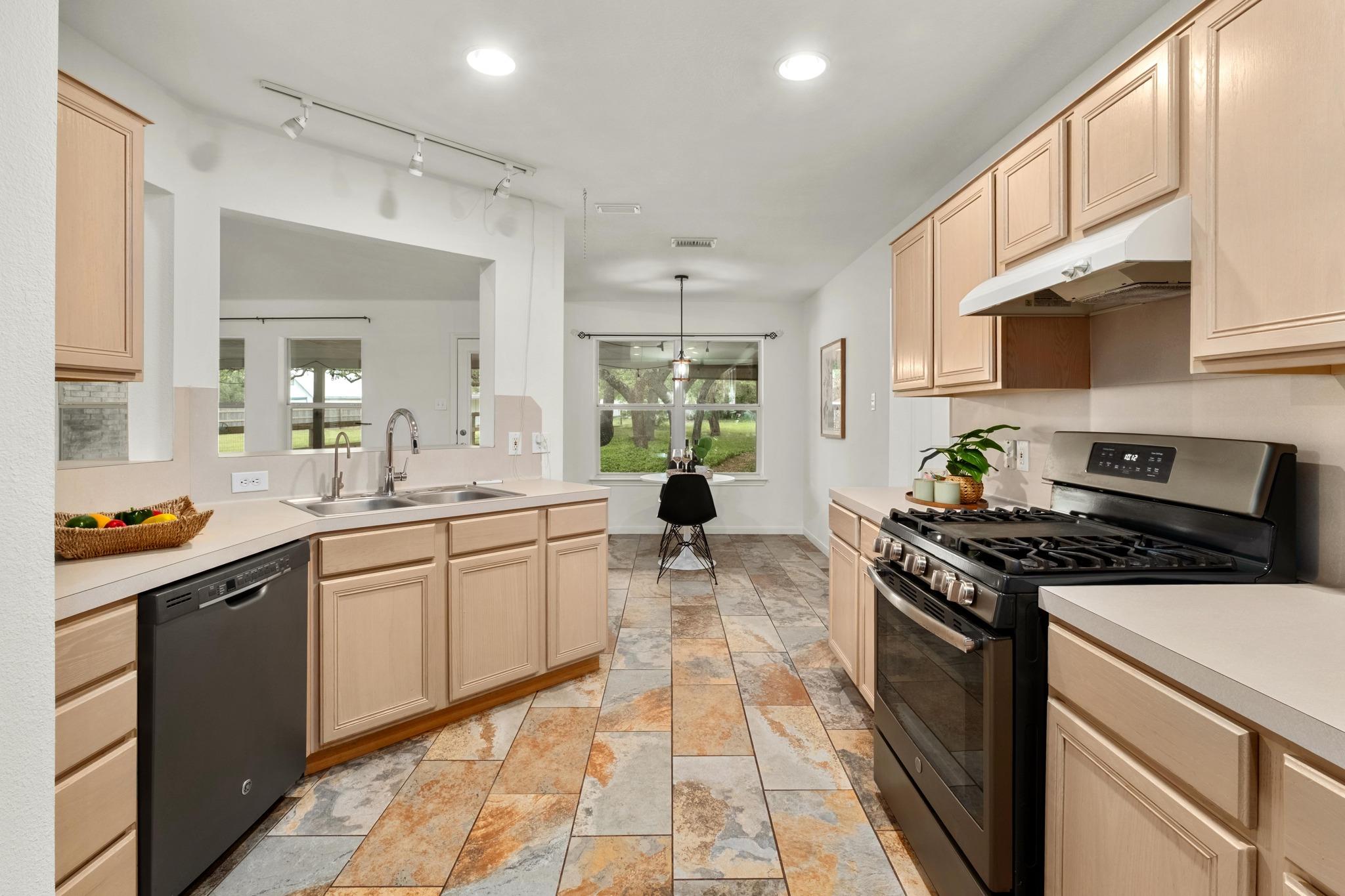 9104 Elm Creek Cv, Austin, TX 78736