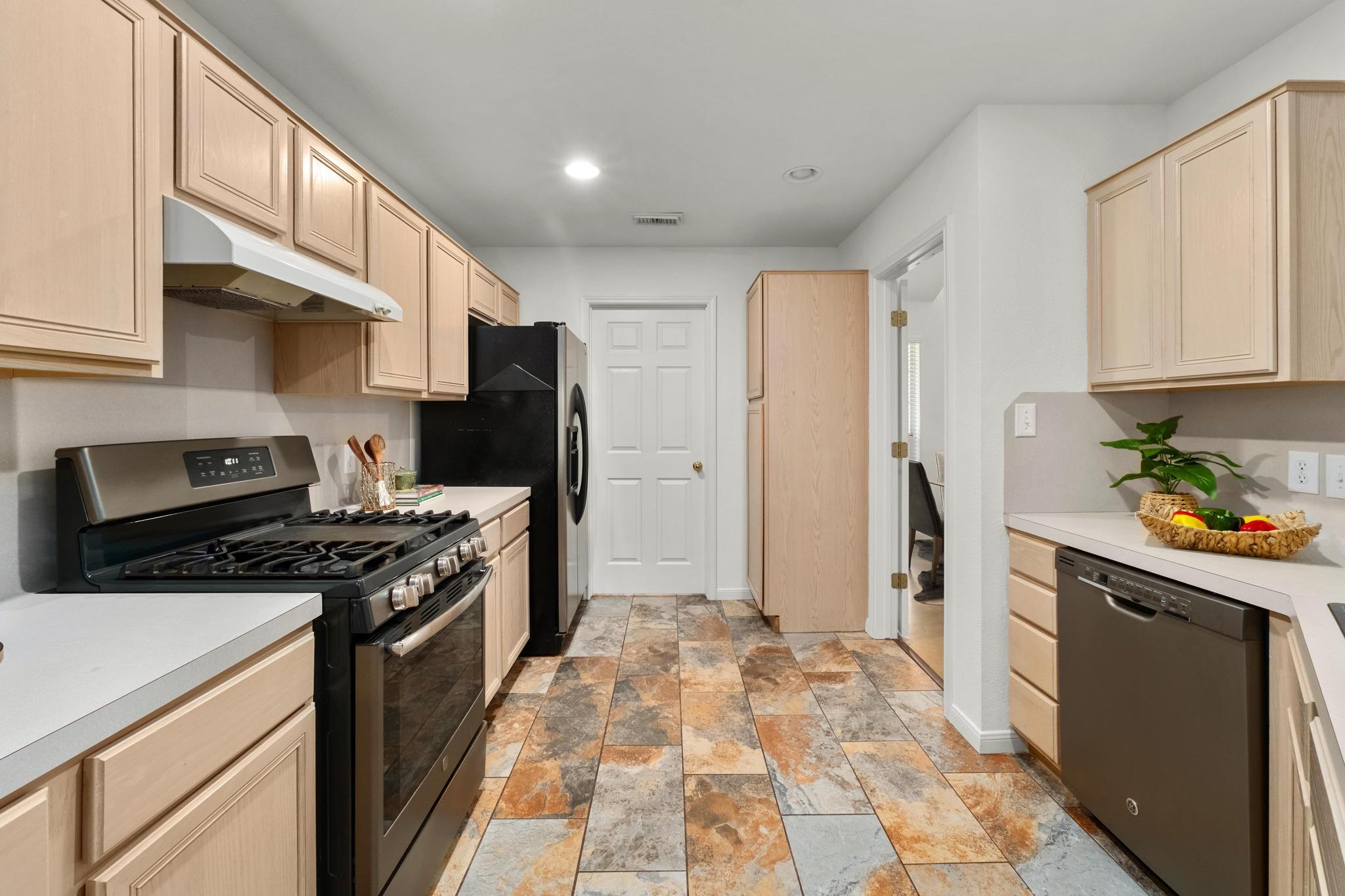 9104 Elm Creek Cv, Austin, TX 78736