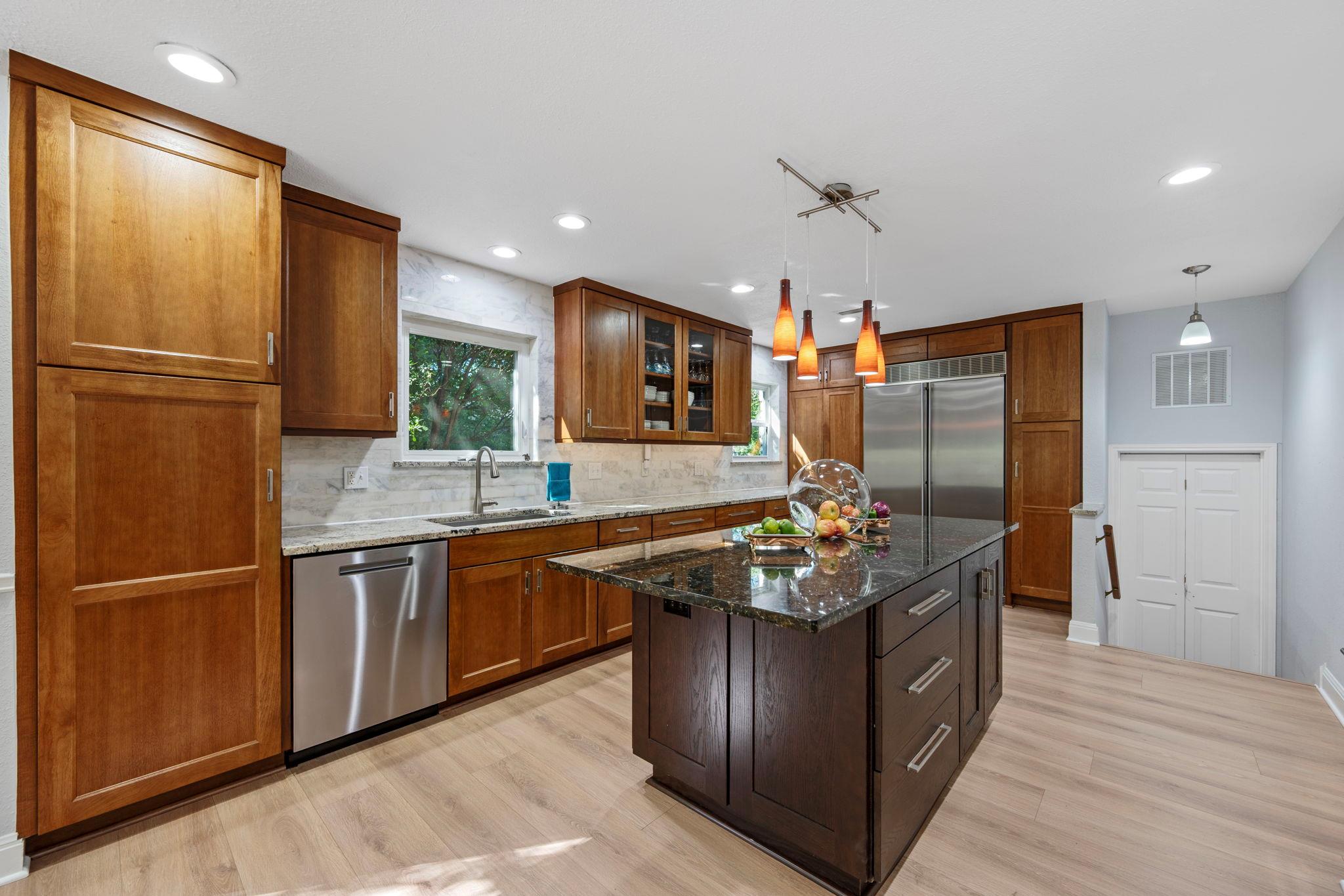 6204 Bon Terra Dr, Austin, TX 78731