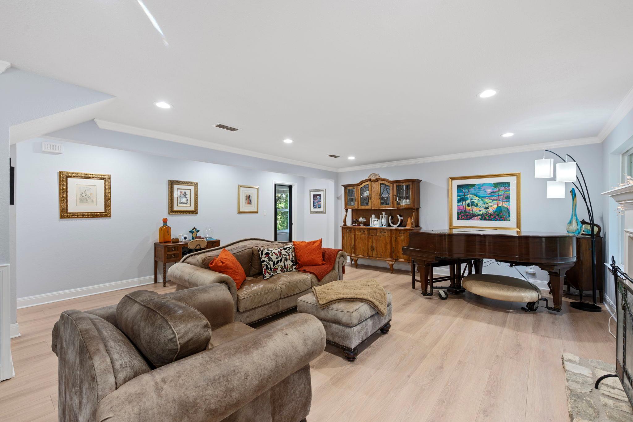 6204 Bon Terra Dr, Austin, TX 78731
