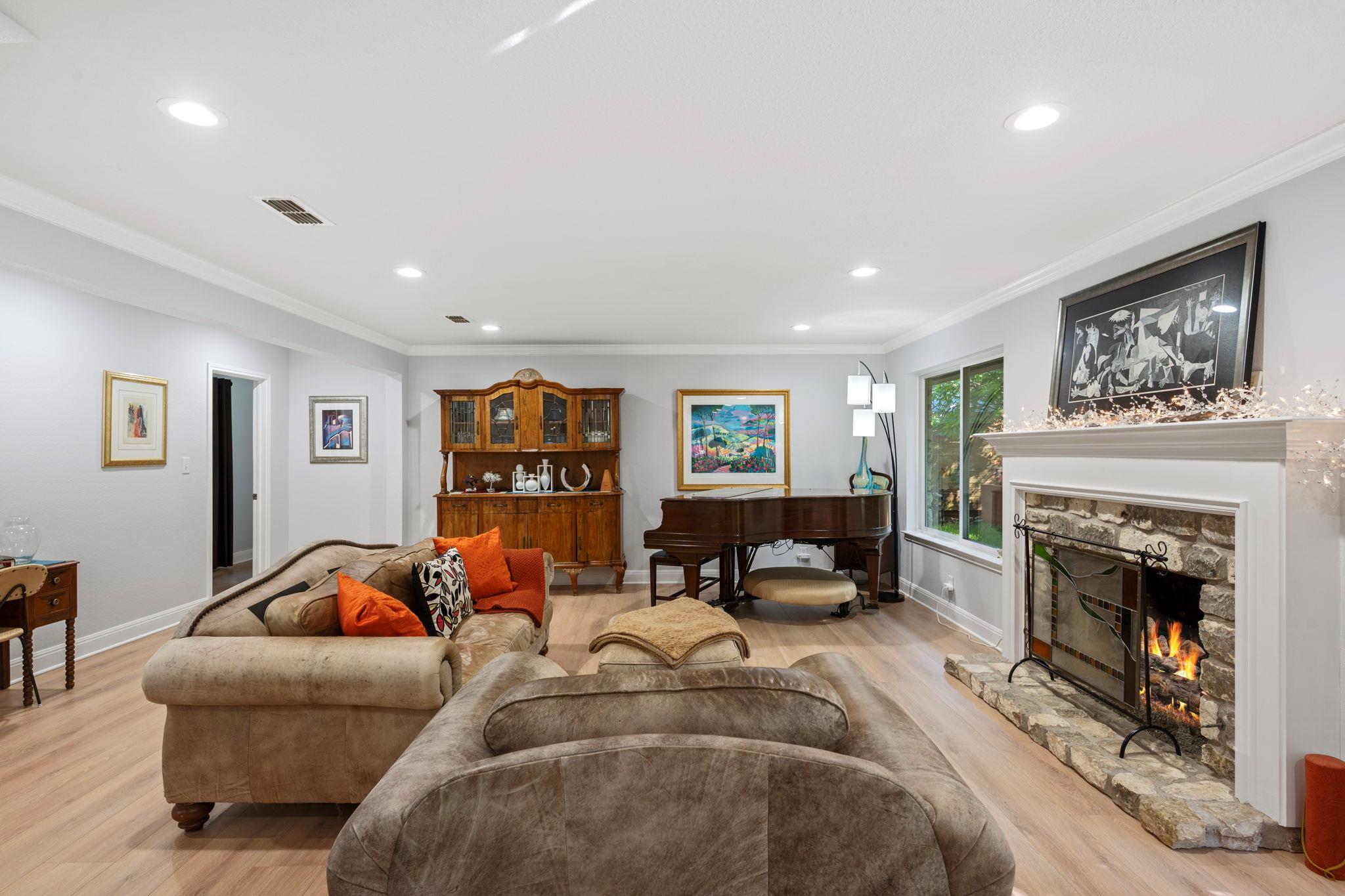 6204 Bon Terra Dr, Austin, TX 78731
