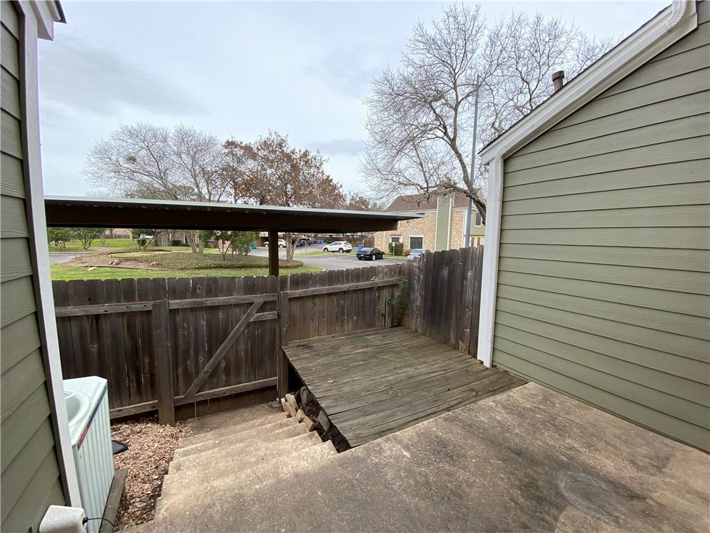 12325 Los Indios Trl # 9, Austin, TX 78729