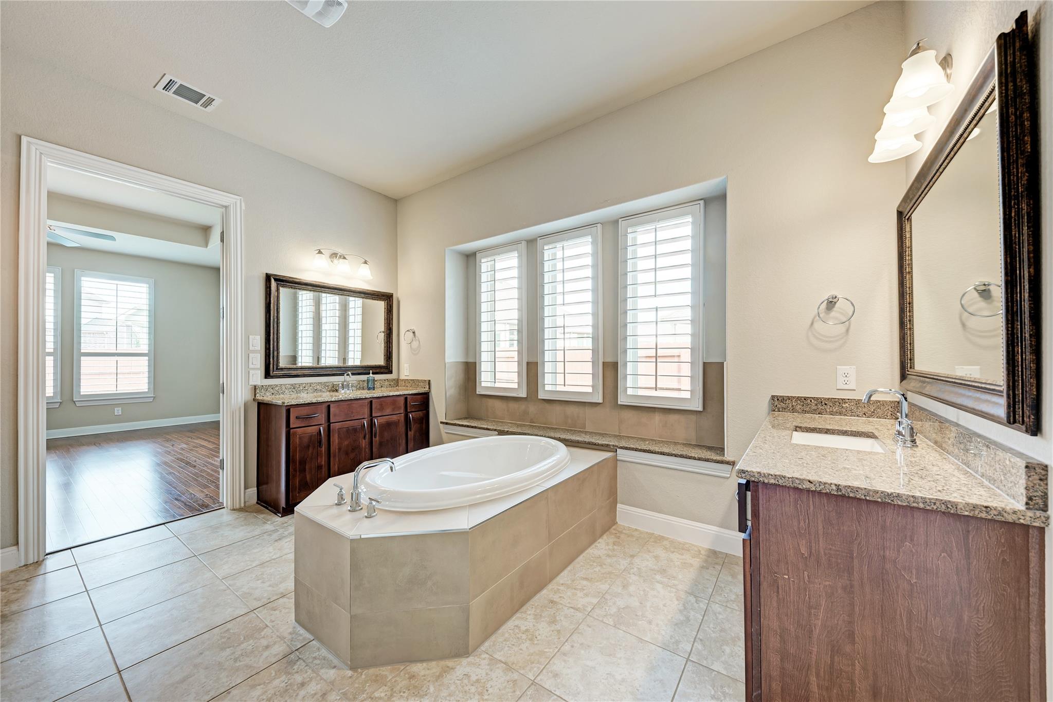 709 Critty Ln, Leander, TX 78641