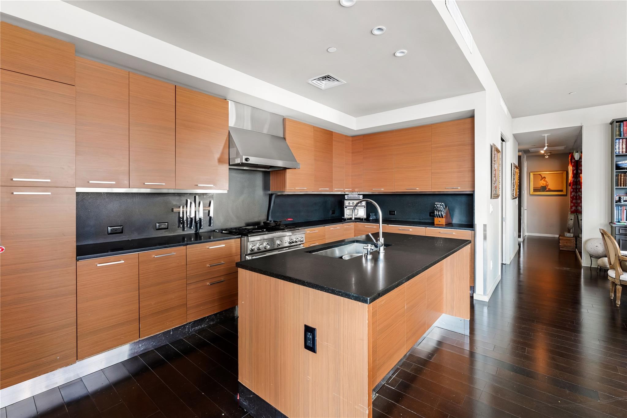 200 Congress Ave # 11F, Austin, TX 78701