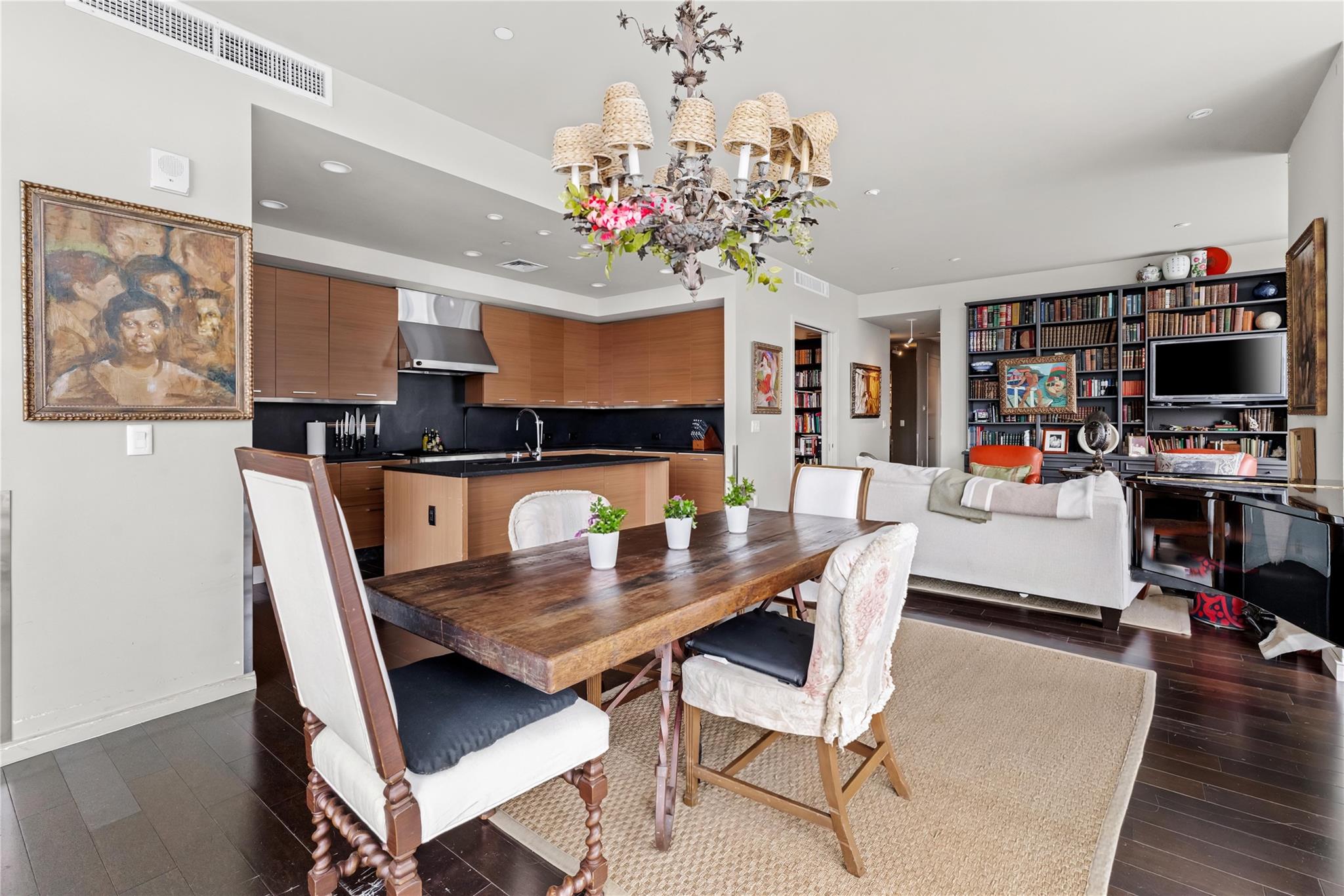 200 Congress Ave # 11F, Austin, TX 78701