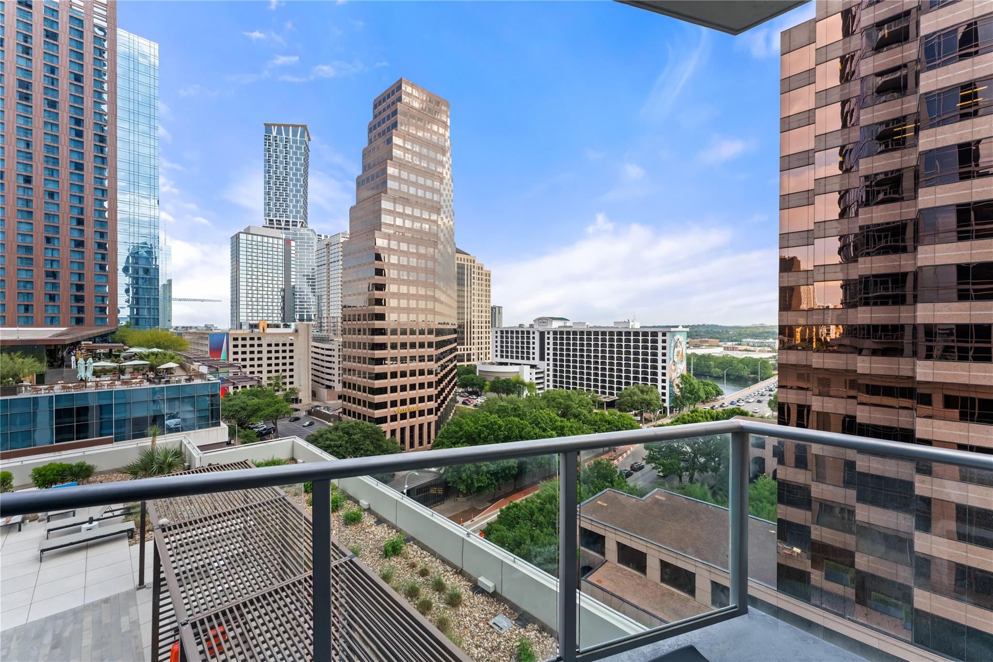 200 Congress Ave # 11F, Austin, TX 78701