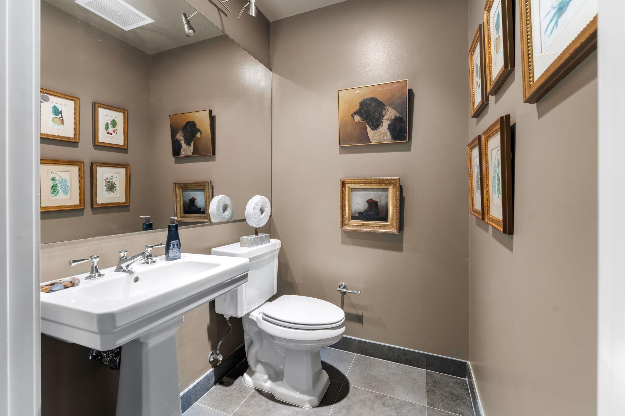 200 Congress Ave # 11F, Austin, TX 78701