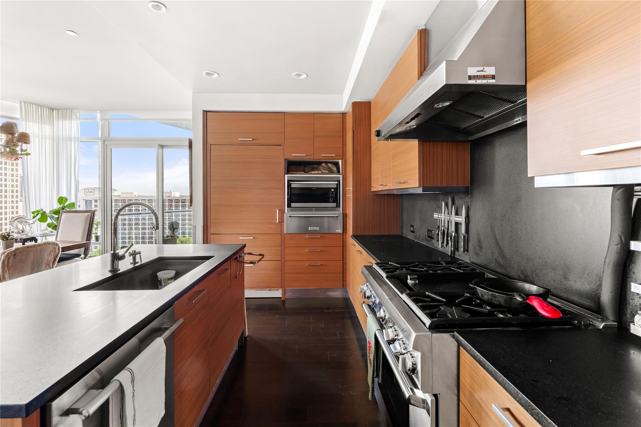 200 Congress Ave # 11F, Austin, TX 78701