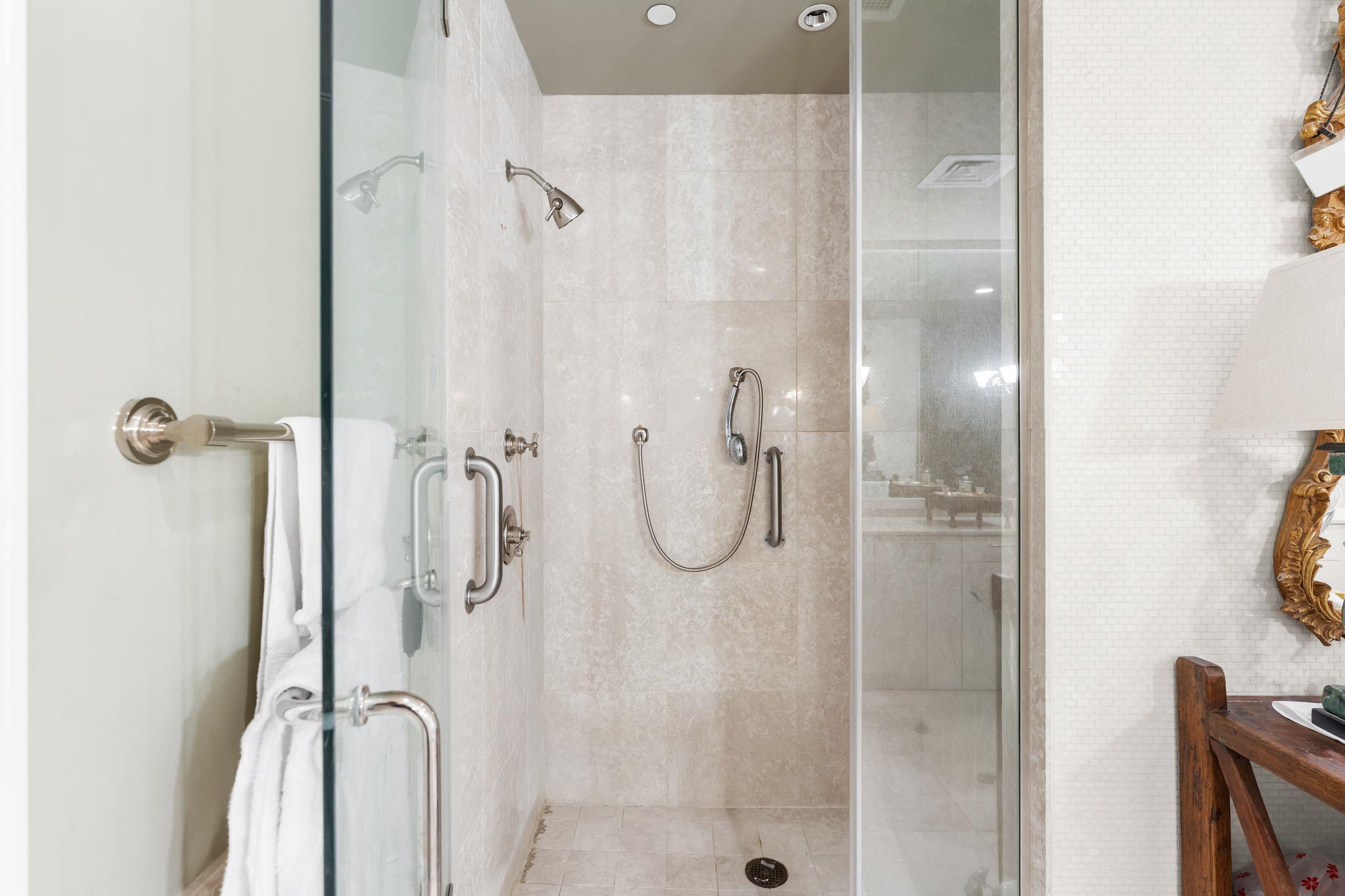 200 Congress Ave # 11F, Austin, TX 78701